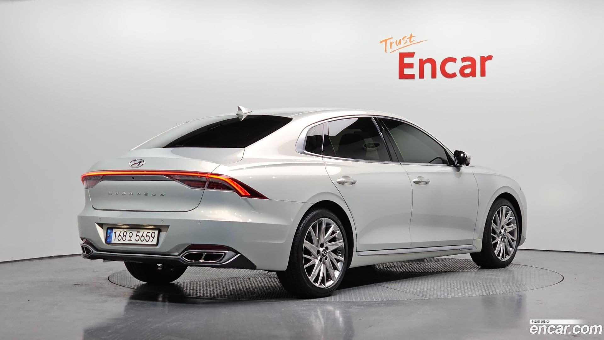 Main__Slider__Photo:Grandeur Hyundai 2020.10-1