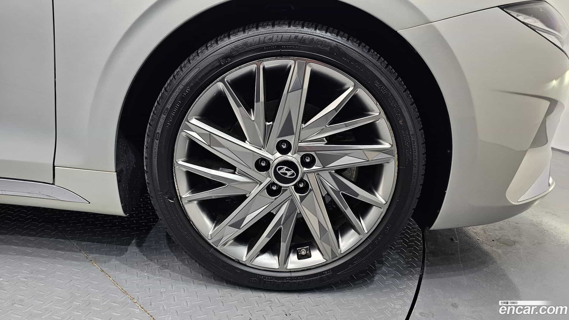 Grandeur Hyundai 2020.10-OUTER-005