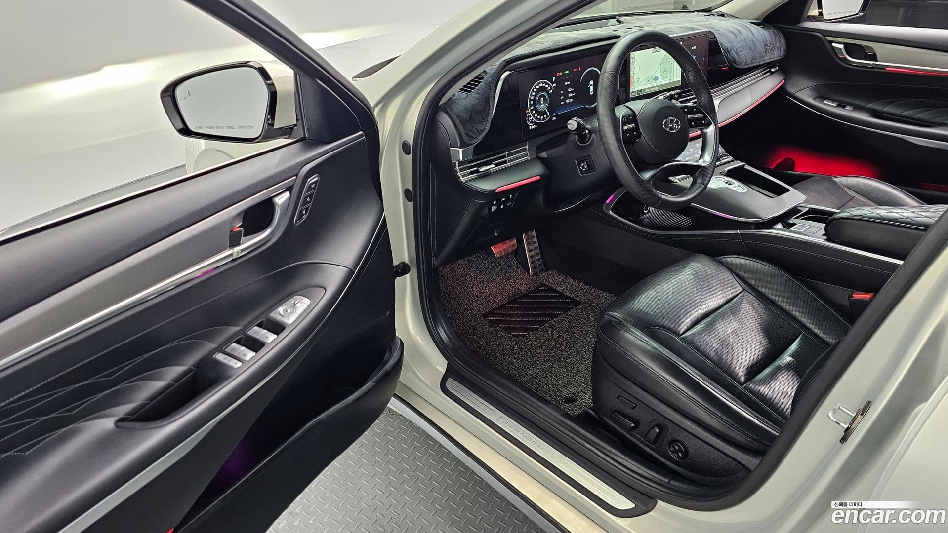 Main__Slider__Photo:Grandeur Hyundai 2020.10-9