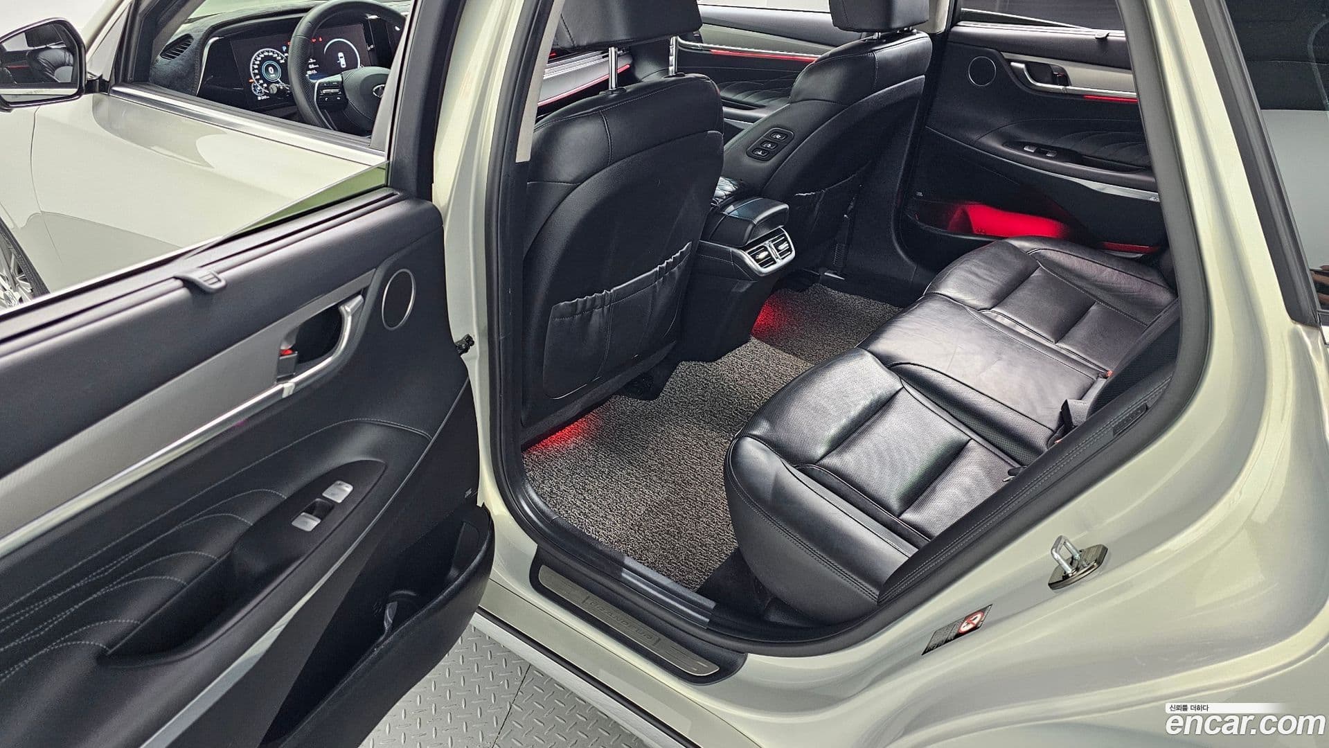 Main__Slider__Photo:Grandeur Hyundai 2020.10-10