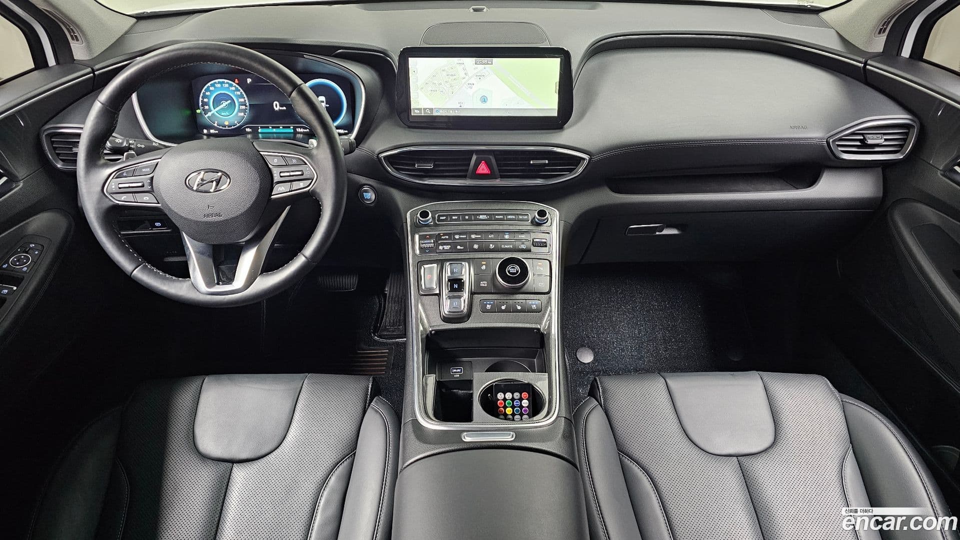 Main__Slider__Photo:Santafe Hyundai 2023.5-6