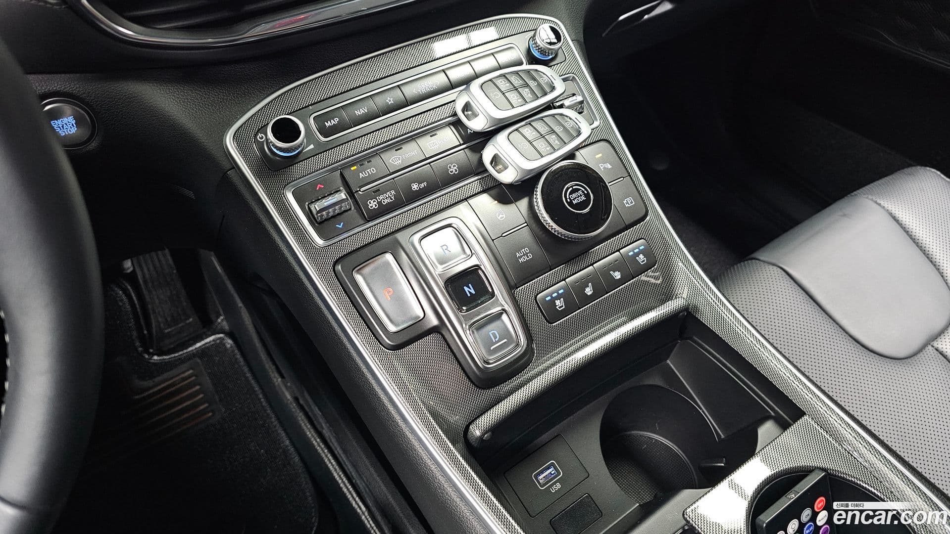 Main__Slider__Photo:Santafe Hyundai 2023.5-8
