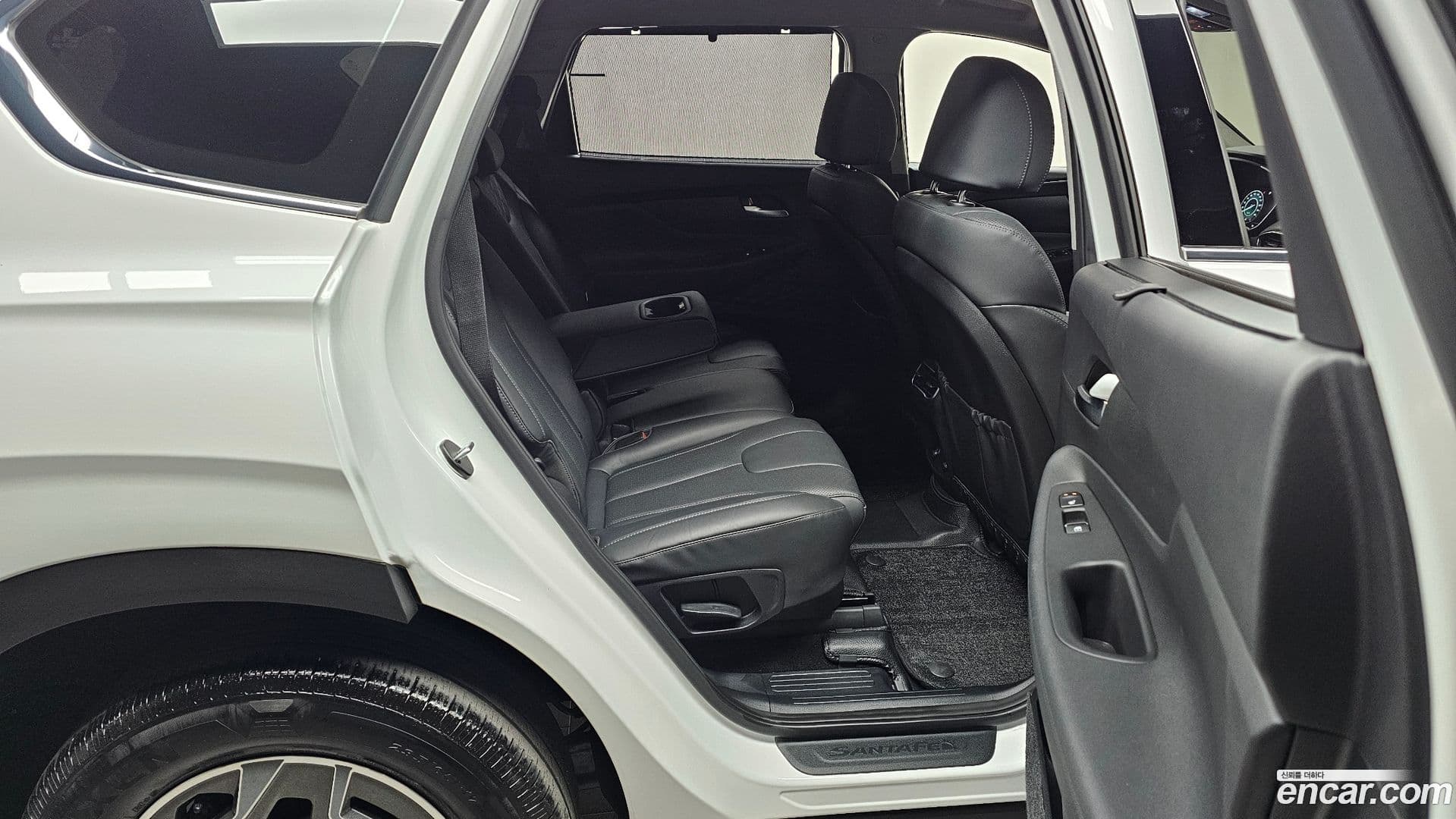 Main__Slider__Photo:Santafe Hyundai 2023.5-11