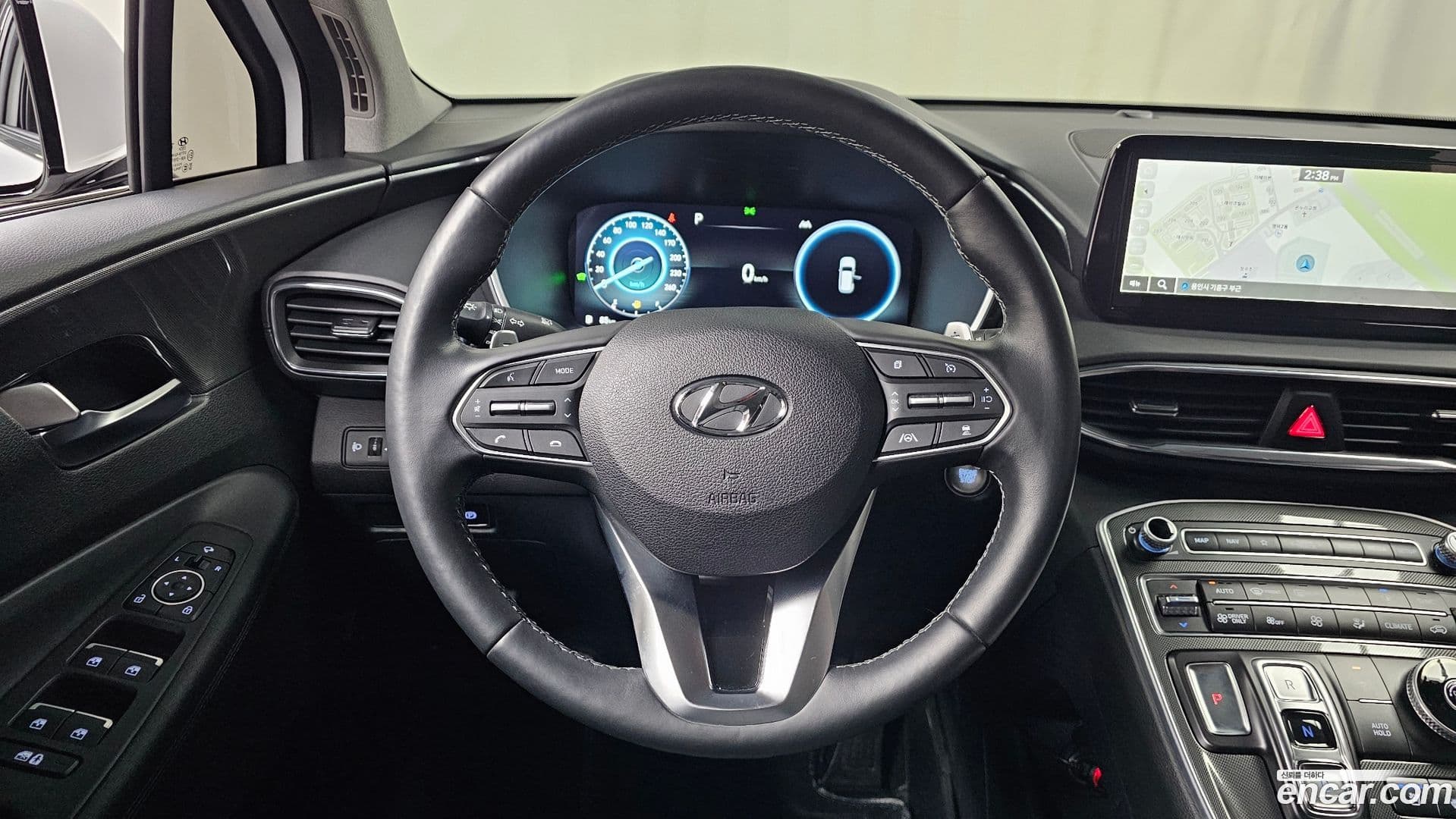 Main__Slider__Photo:Santafe Hyundai 2023.5-12