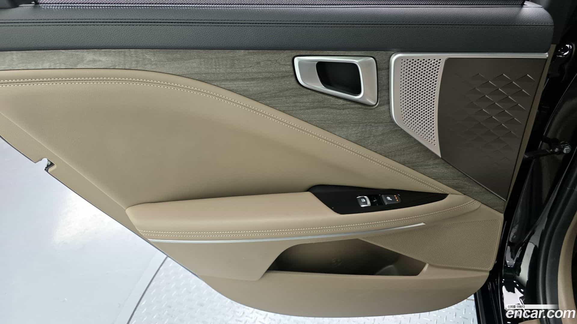 K8 Kia 2023.1-INNER-035