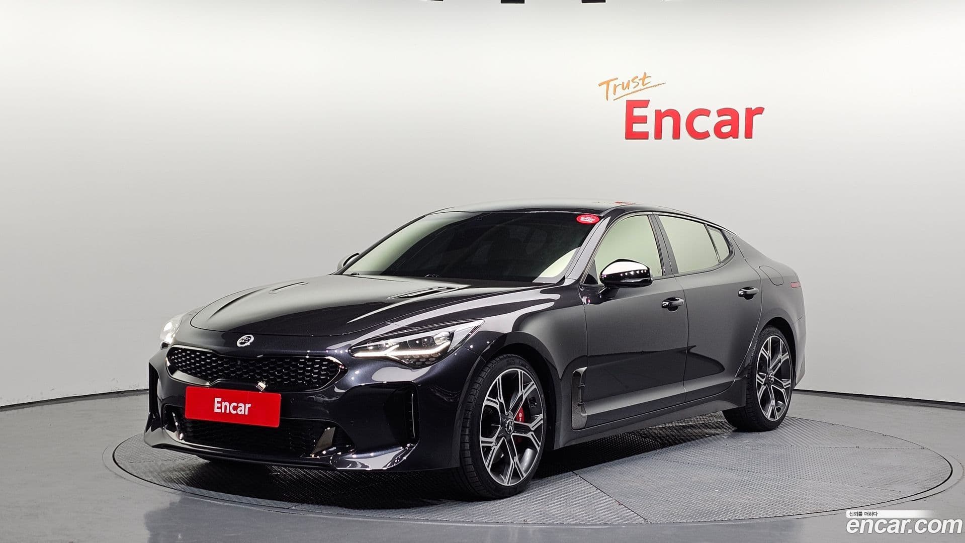 Main__Slider__Photo:Stinger Kia 2018.1-0
