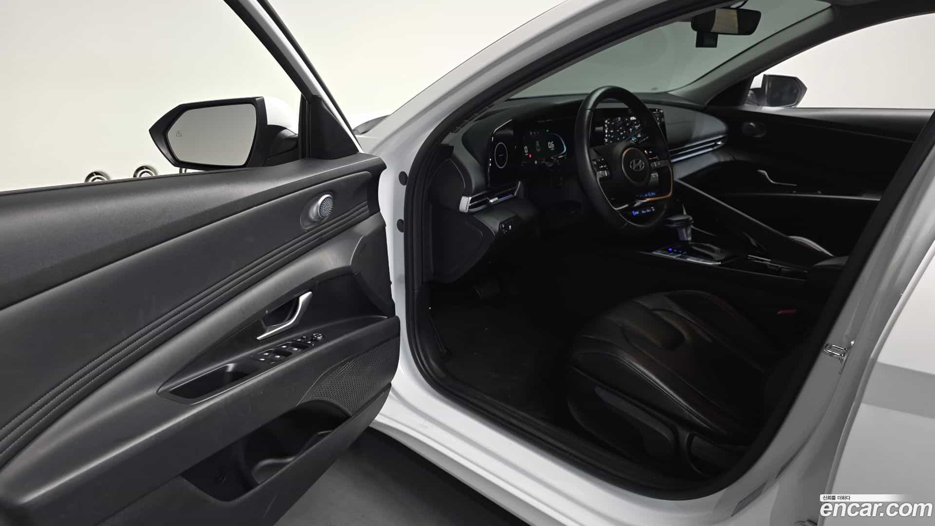 AVANTE Hyundai 2023.11-INNER-010