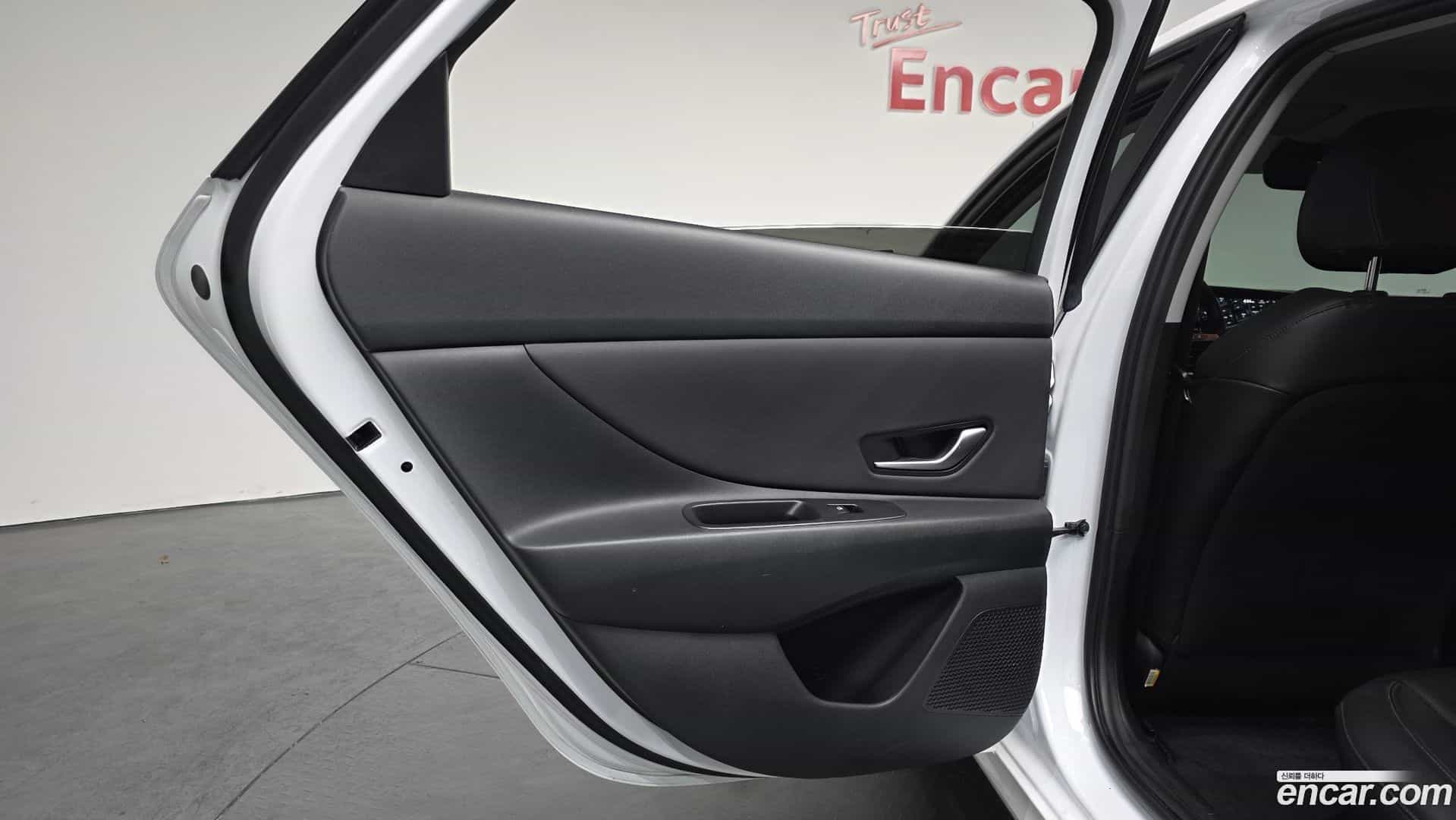 AVANTE Hyundai 2023.11-INNER-035