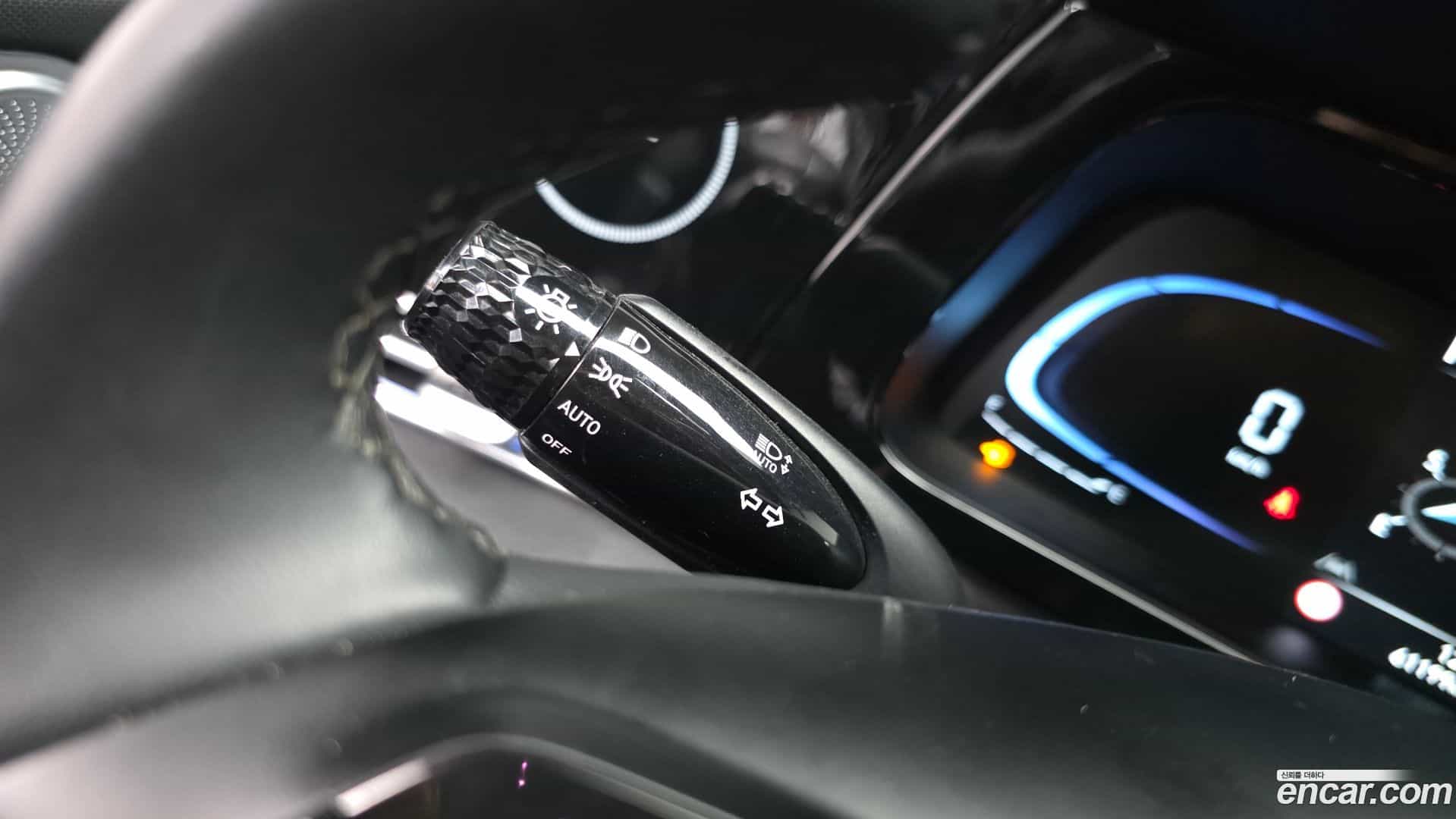 AVANTE Hyundai 2023.11-OPTION-041