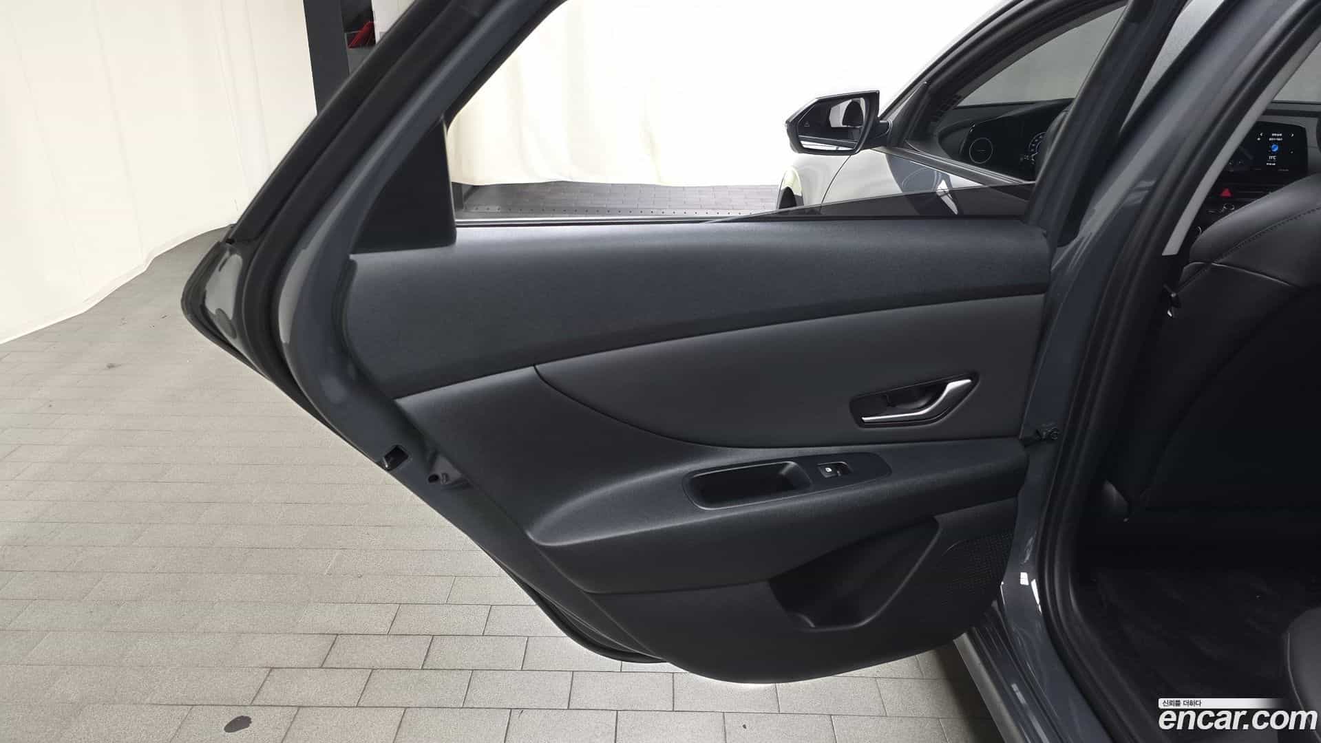 AVANTE Hyundai 2024.3-INNER-035