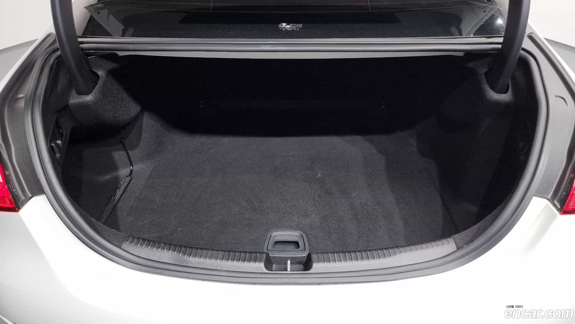 C-Class Mercedes-Benz 2023.1-OPTION-024