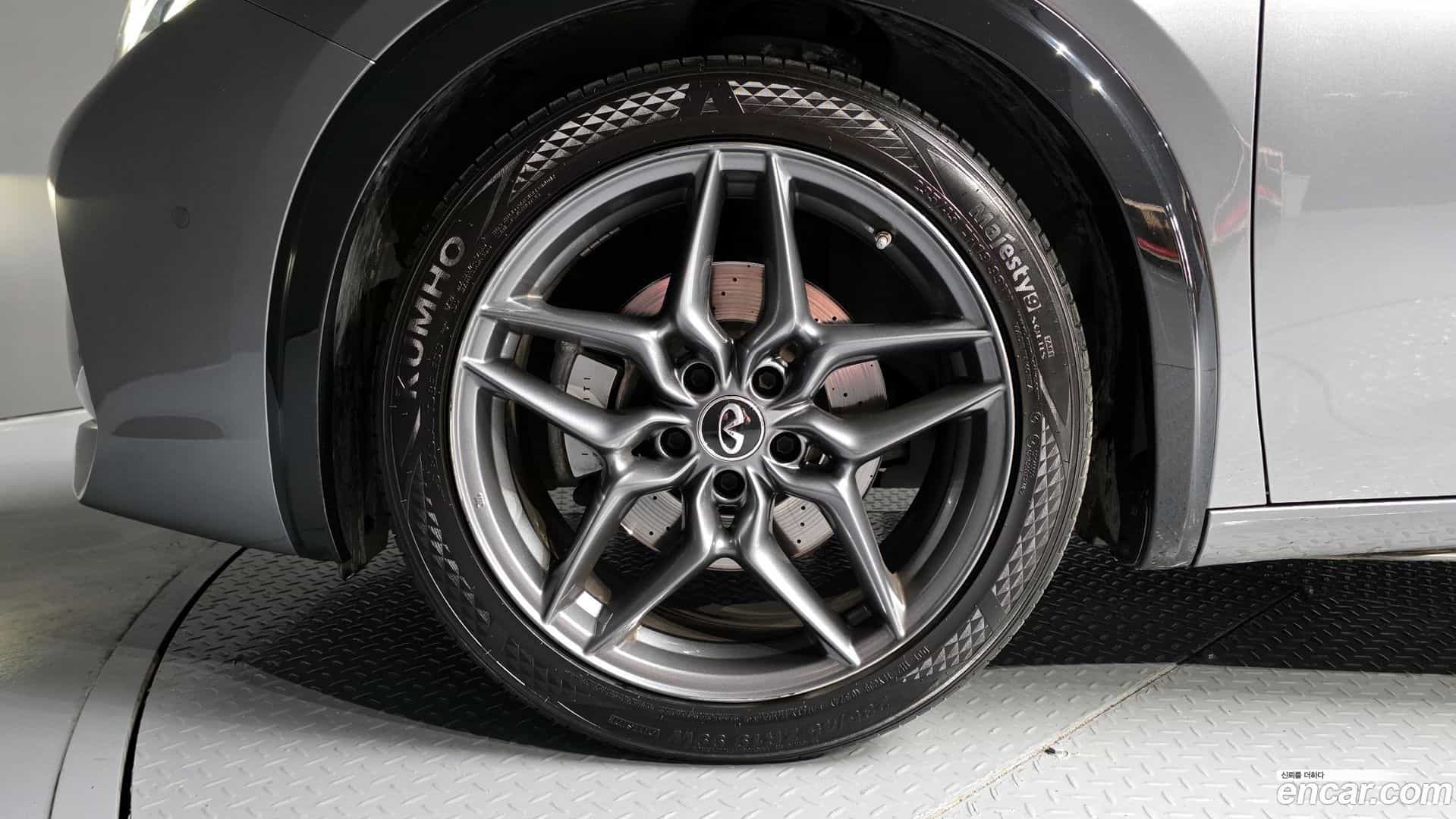 Q30 Infiniti 2019.4-OUTER-005