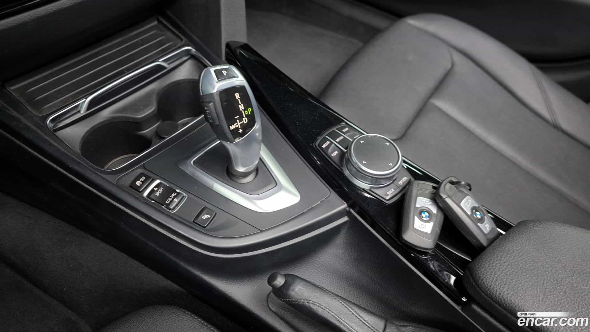 3-Series BMW 2018.2-INNER-009