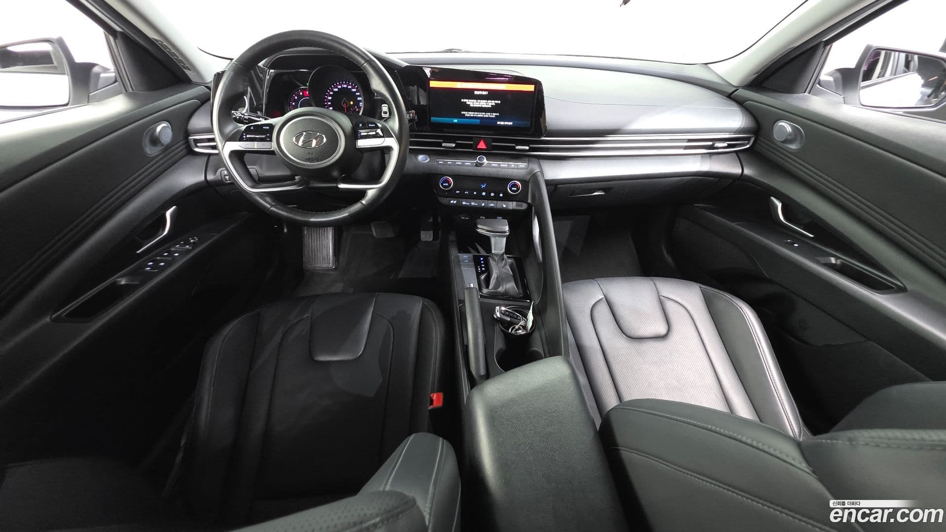 Main__Slider__Photo:AVANTE Hyundai 2020.4-6