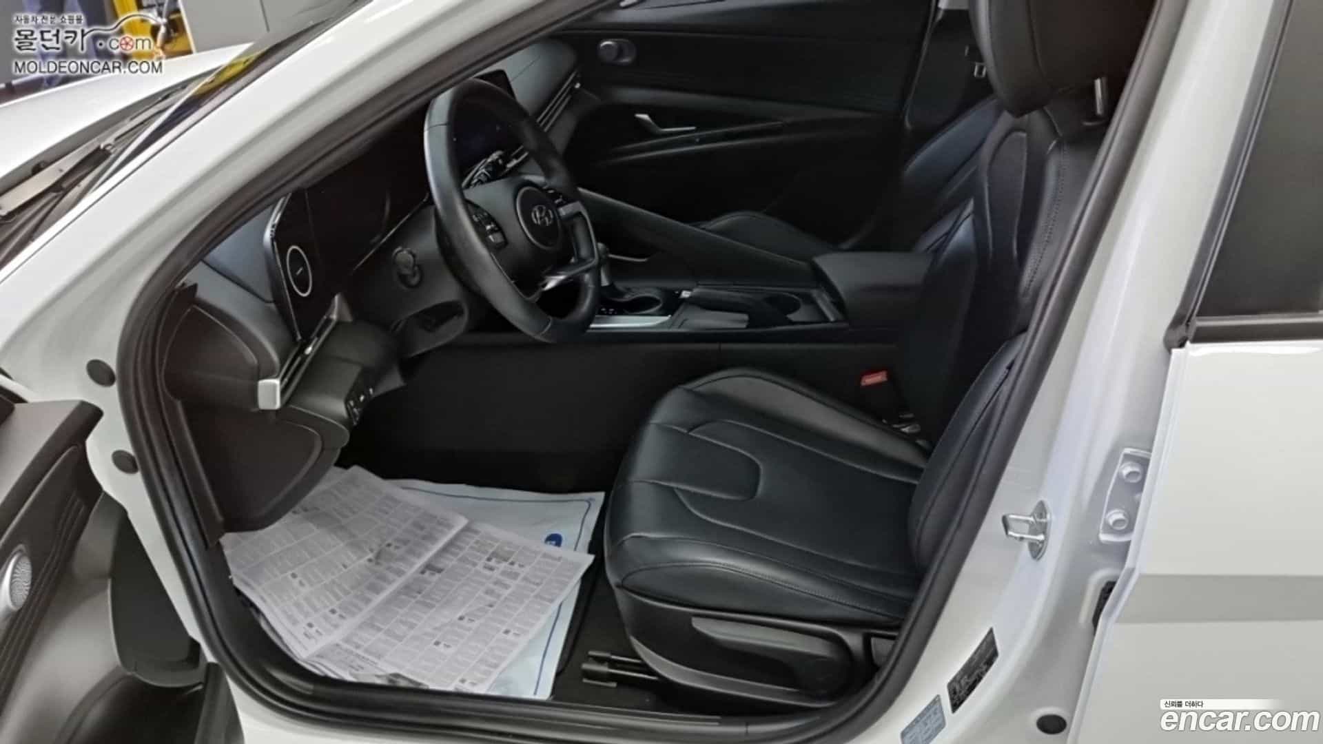AVANTE Hyundai 2021.10-INNER-010