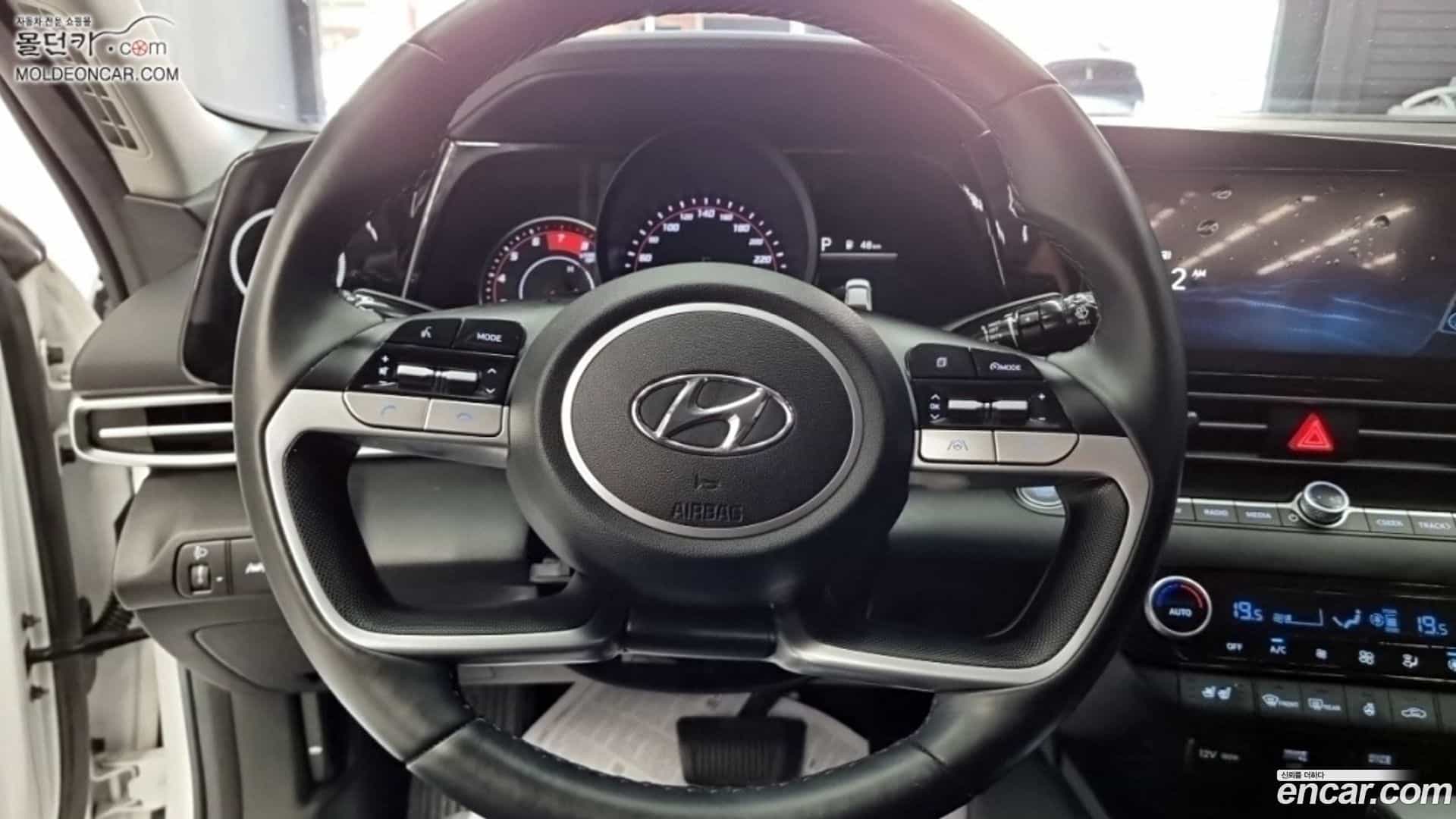 AVANTE Hyundai 2021.10-OPTION-016