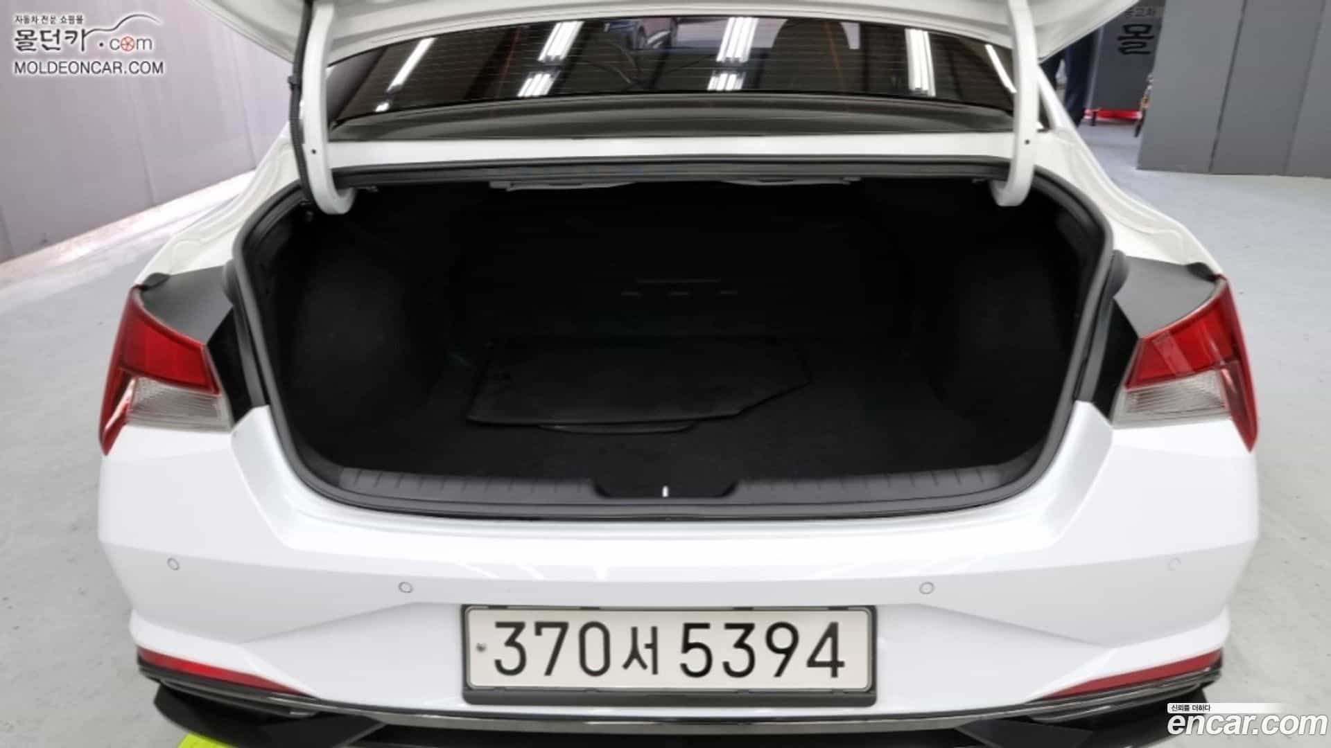 AVANTE Hyundai 2021.10-OPTION-022