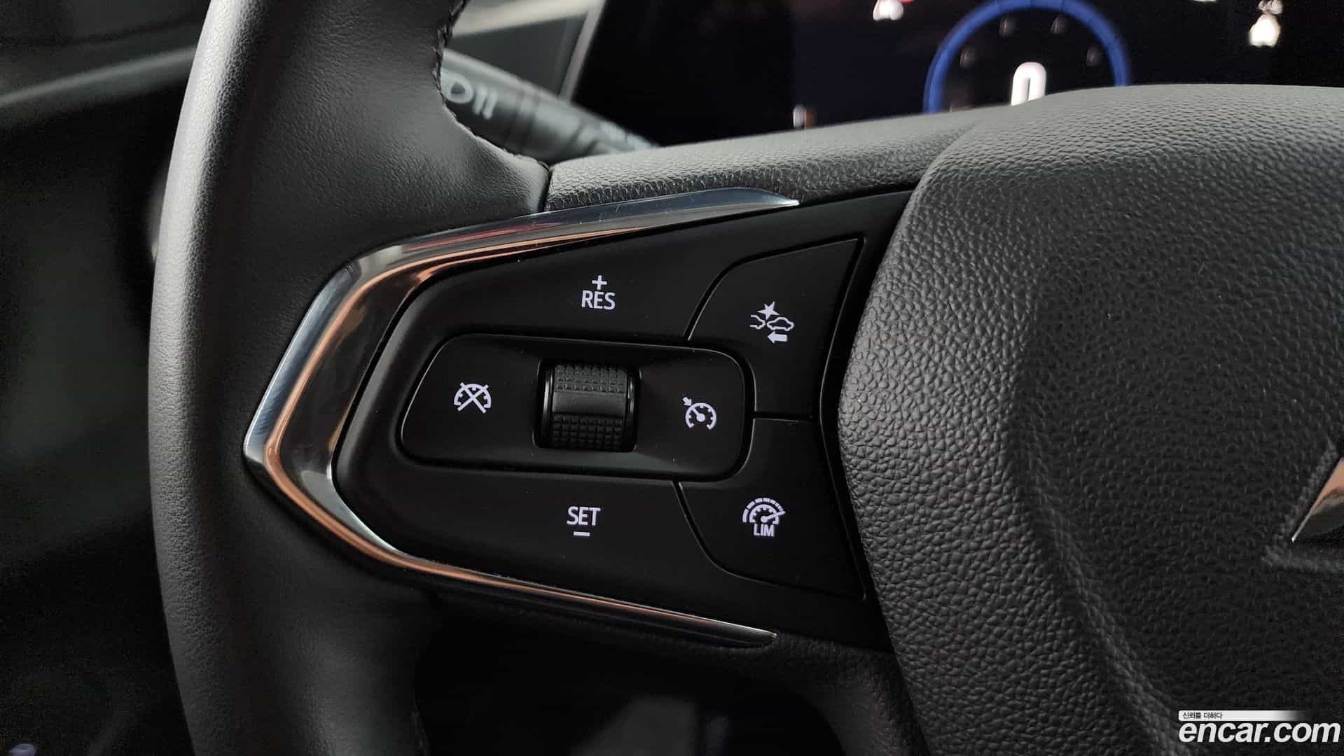 Trax Chevrolet 2023.10-OPTION-041