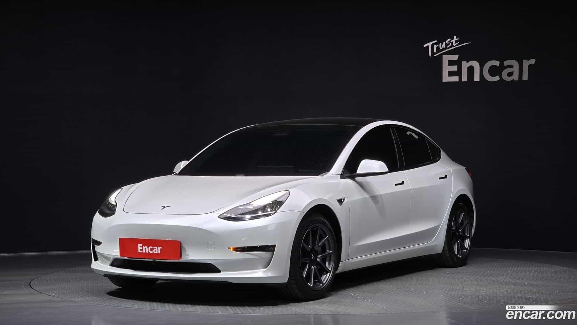 Model 3 Tesla 2020.10-OUTER-001