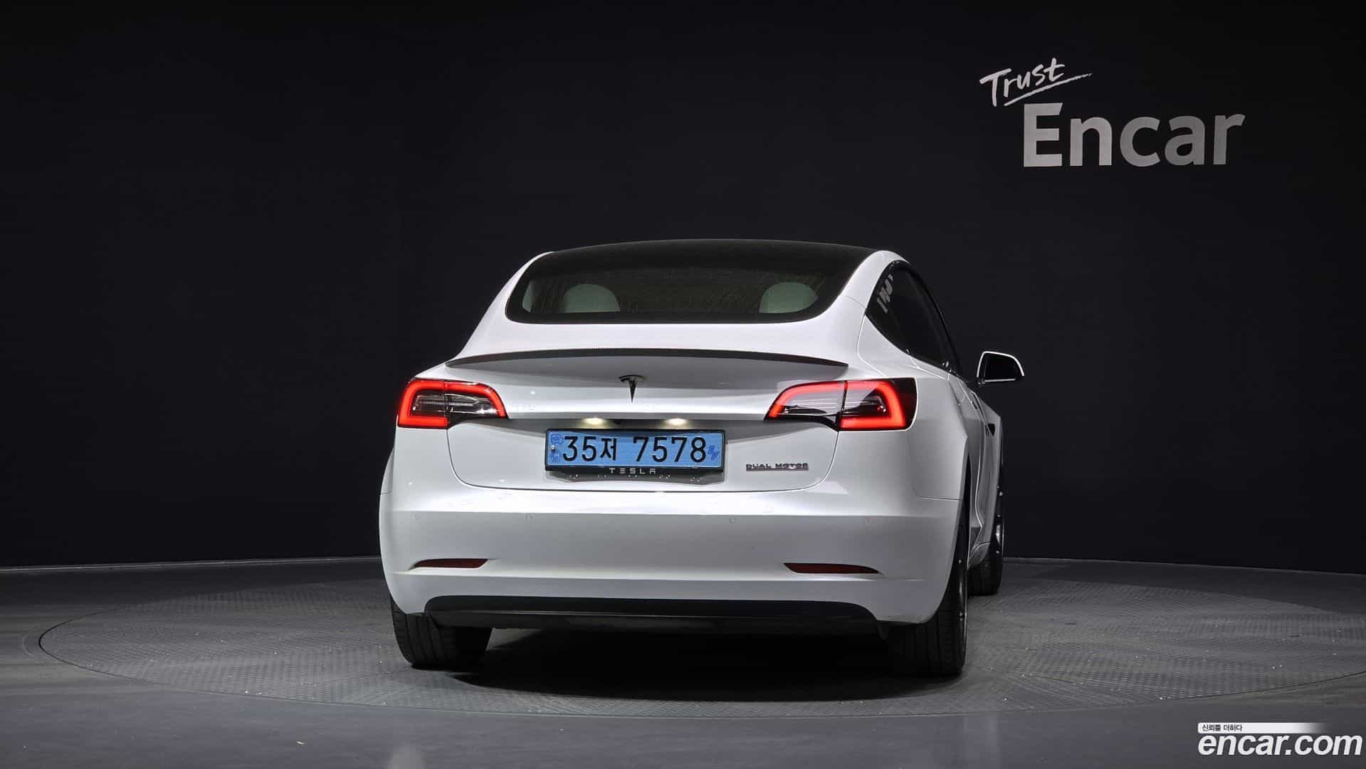 Model 3 Tesla 2020.10-OUTER-004