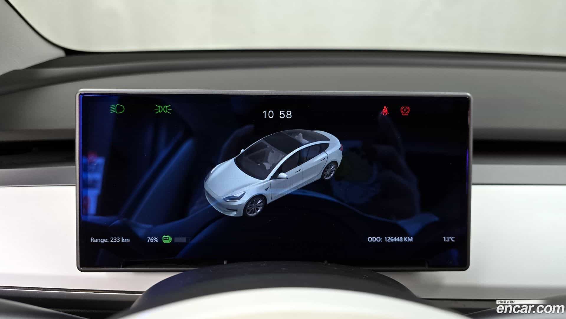 Model 3 Tesla 2020.10-INNER-008