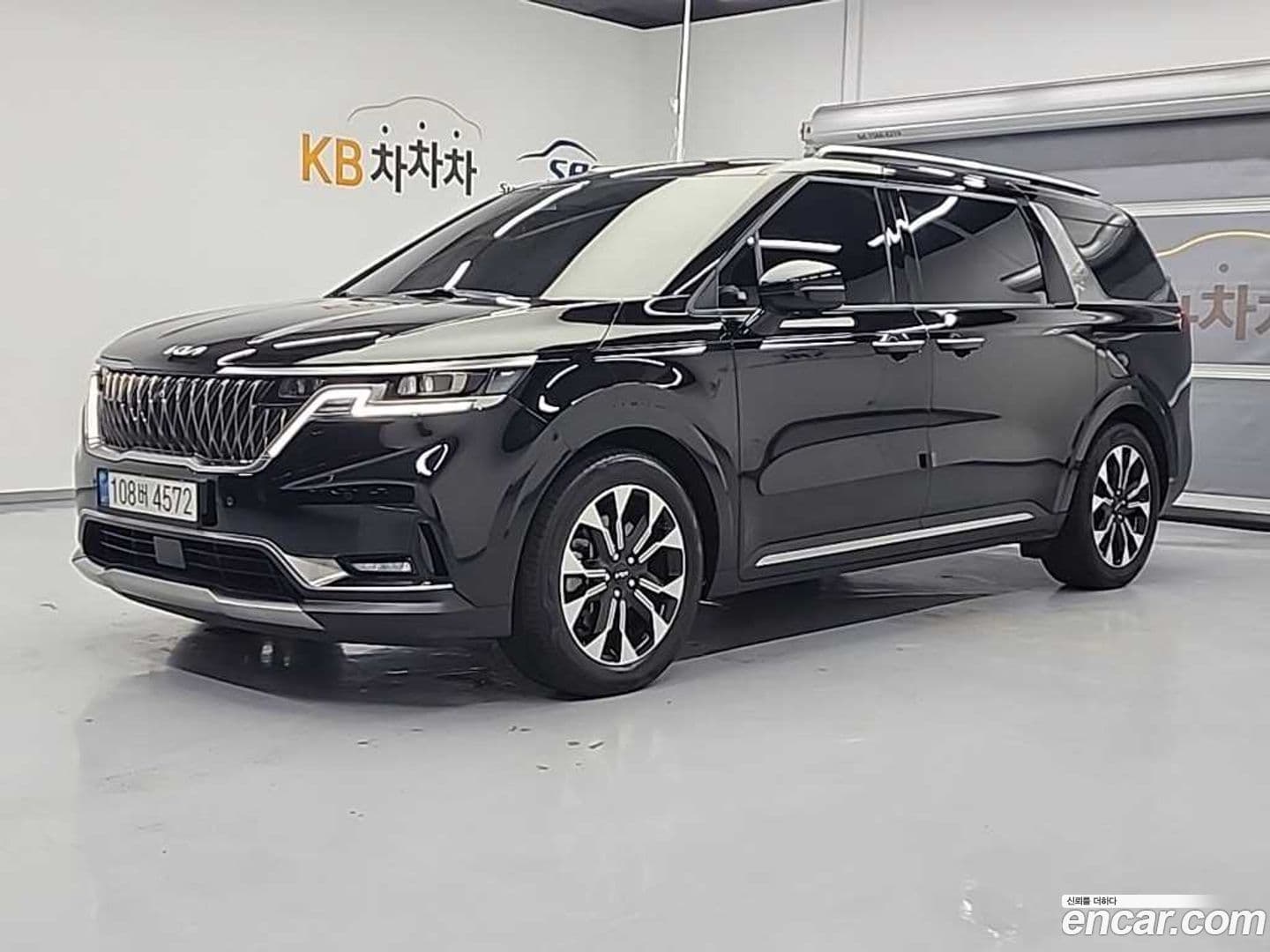 Main__Slider__Photo:Canival Kia 2022.7-0