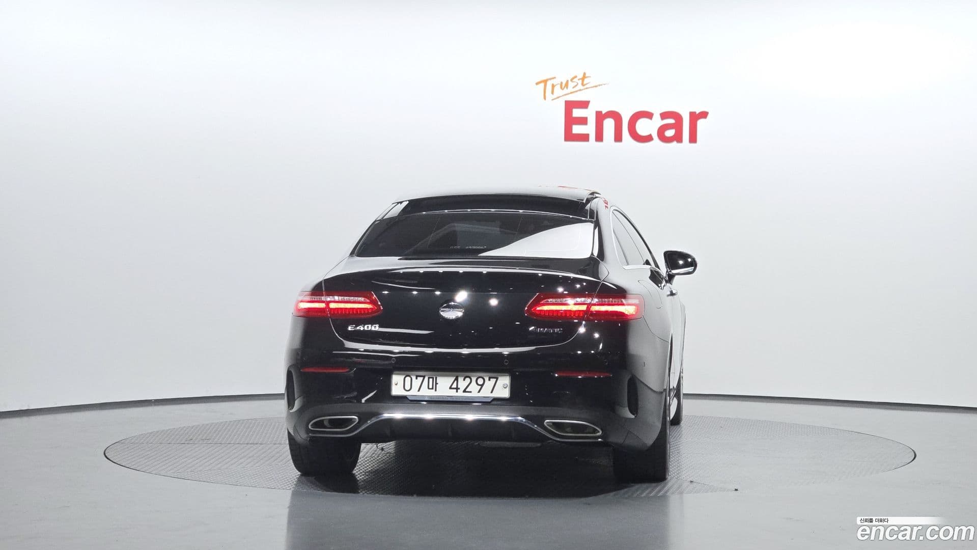 Main__Slider__Photo:E-Class Mercedes-Benz 2017.8-3