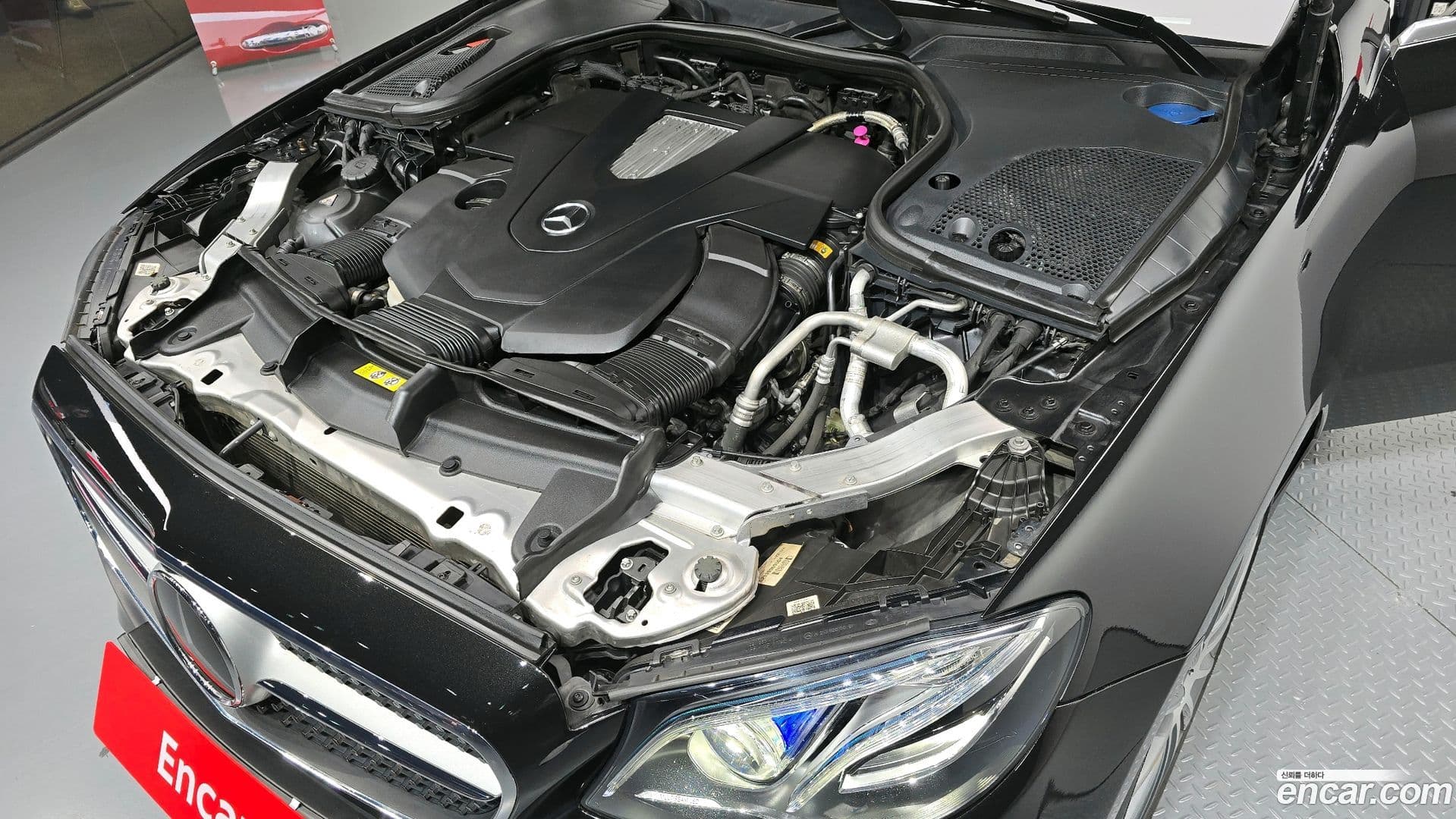 Main__Slider__Photo:E-Class Mercedes-Benz 2017.8-5