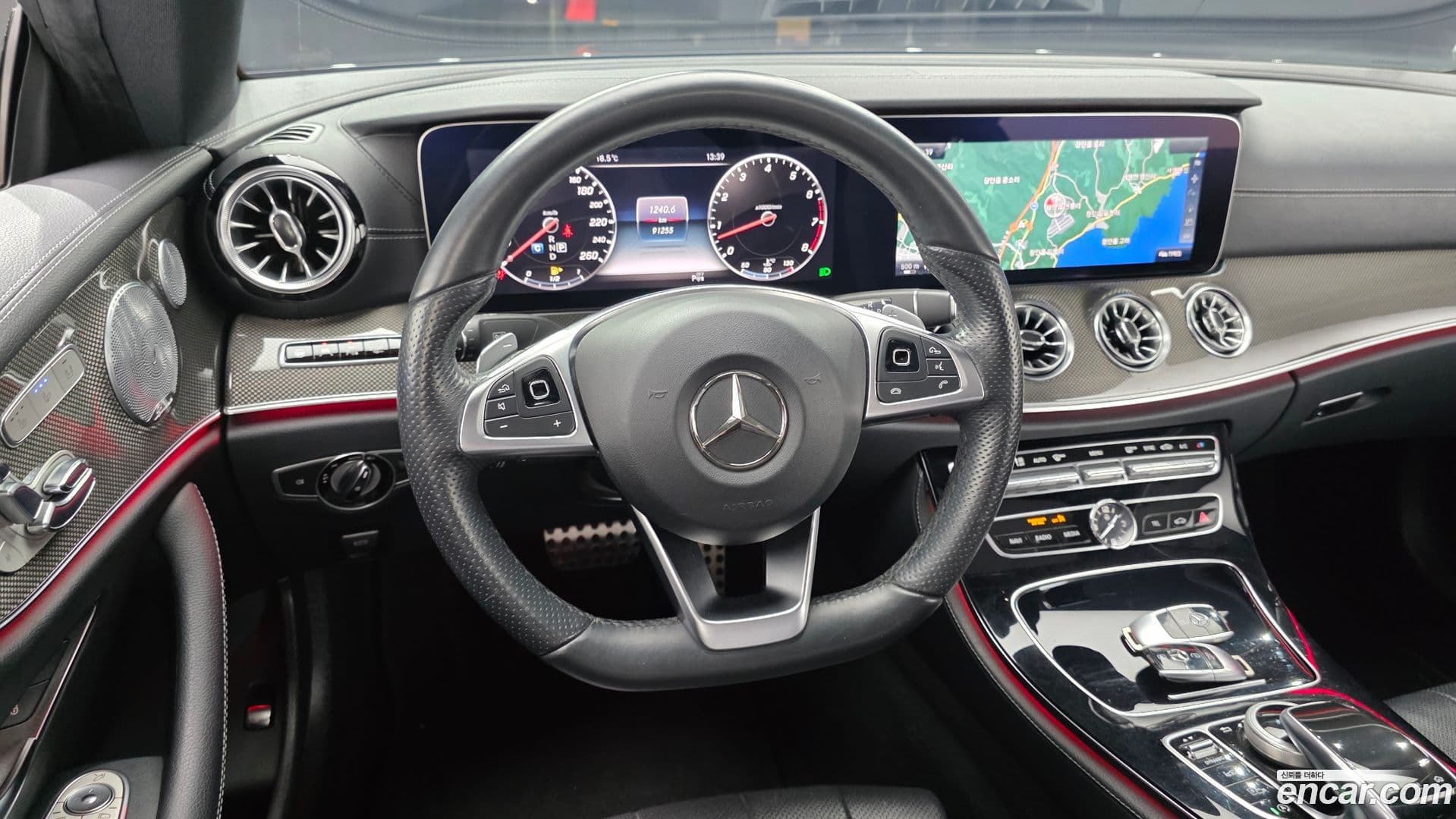 Main__Slider__Photo:E-Class Mercedes-Benz 2017.8-13