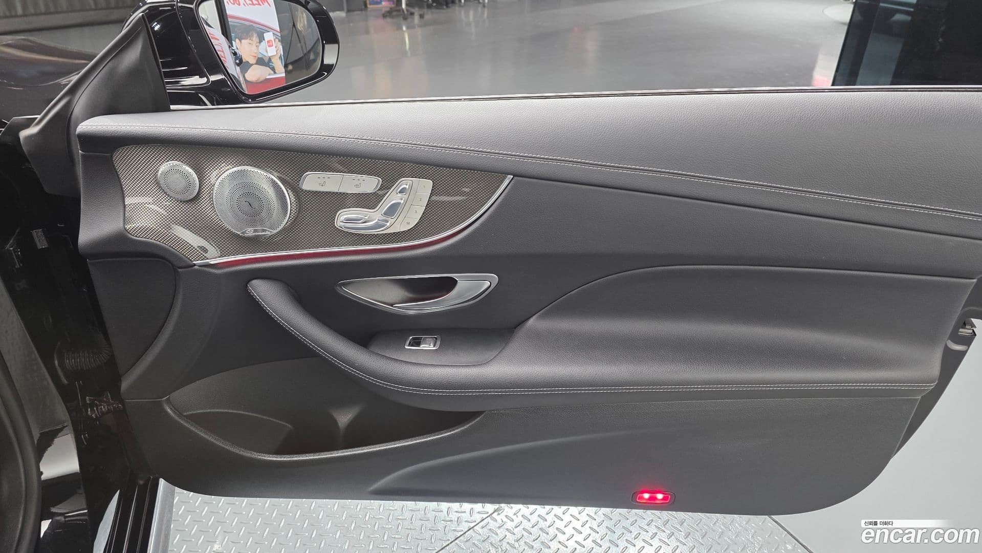 Main__Slider__Photo:E-Class Mercedes-Benz 2017.8-24