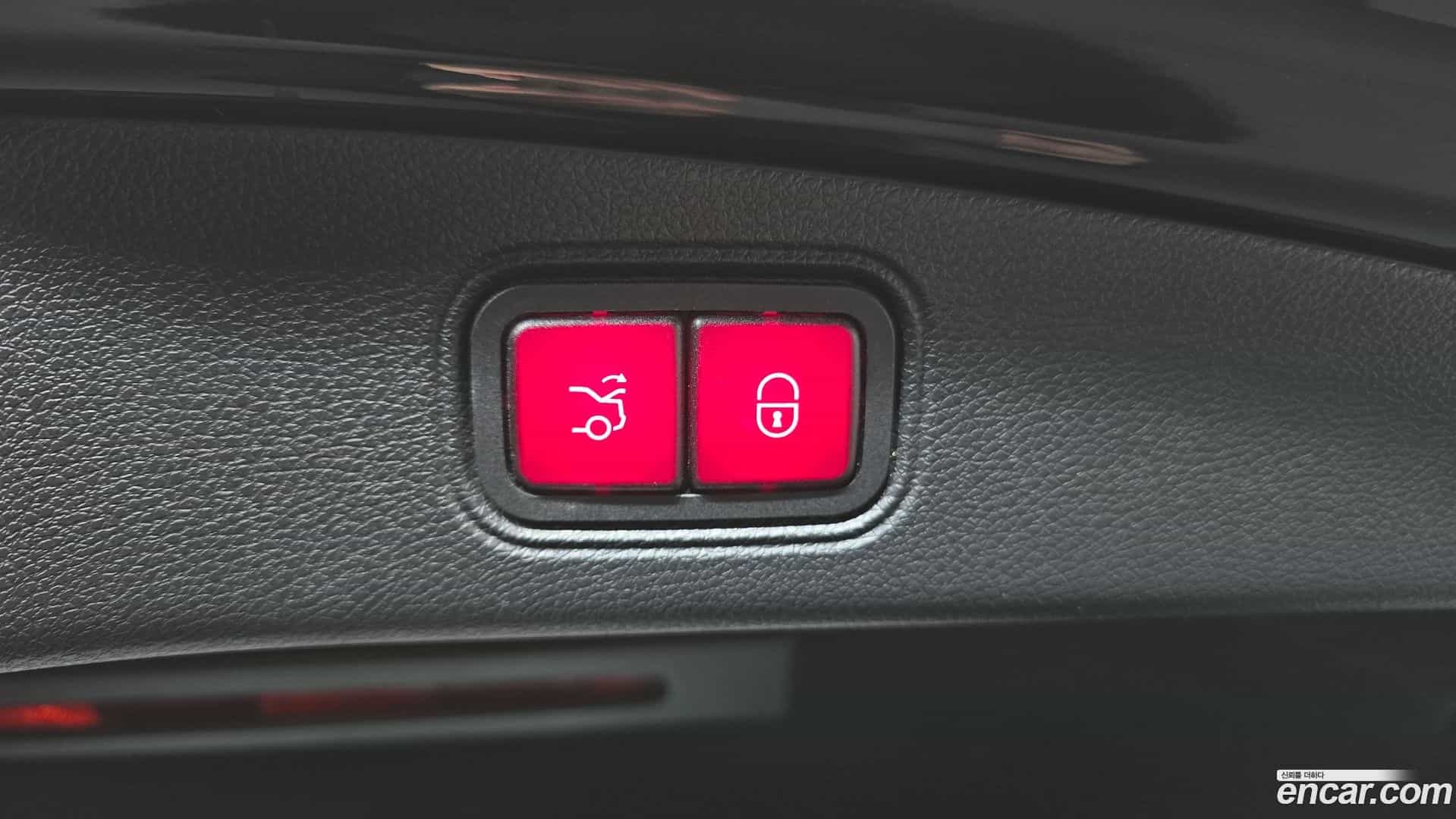 E-Class Mercedes-Benz 2017.8-OPTION-043