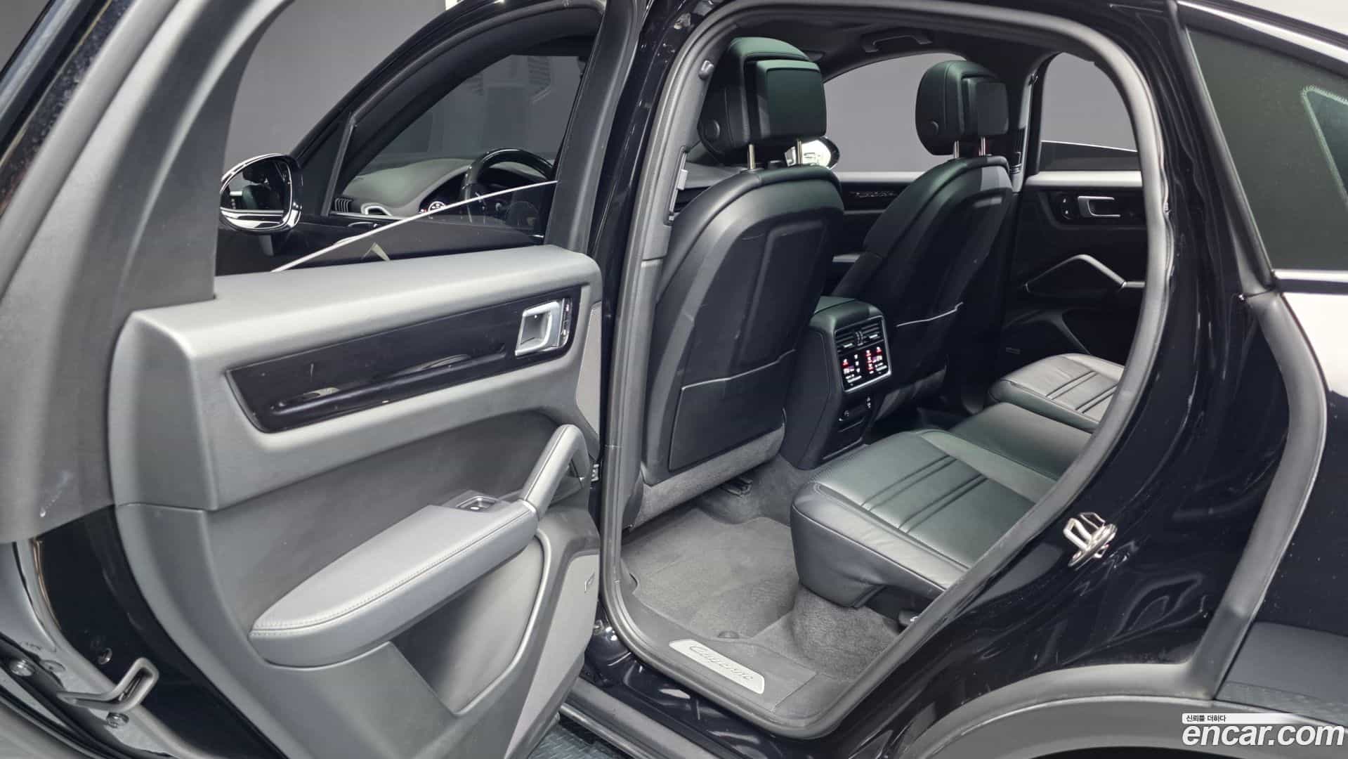 Cayenne Porsche 2022.1-INNER-036