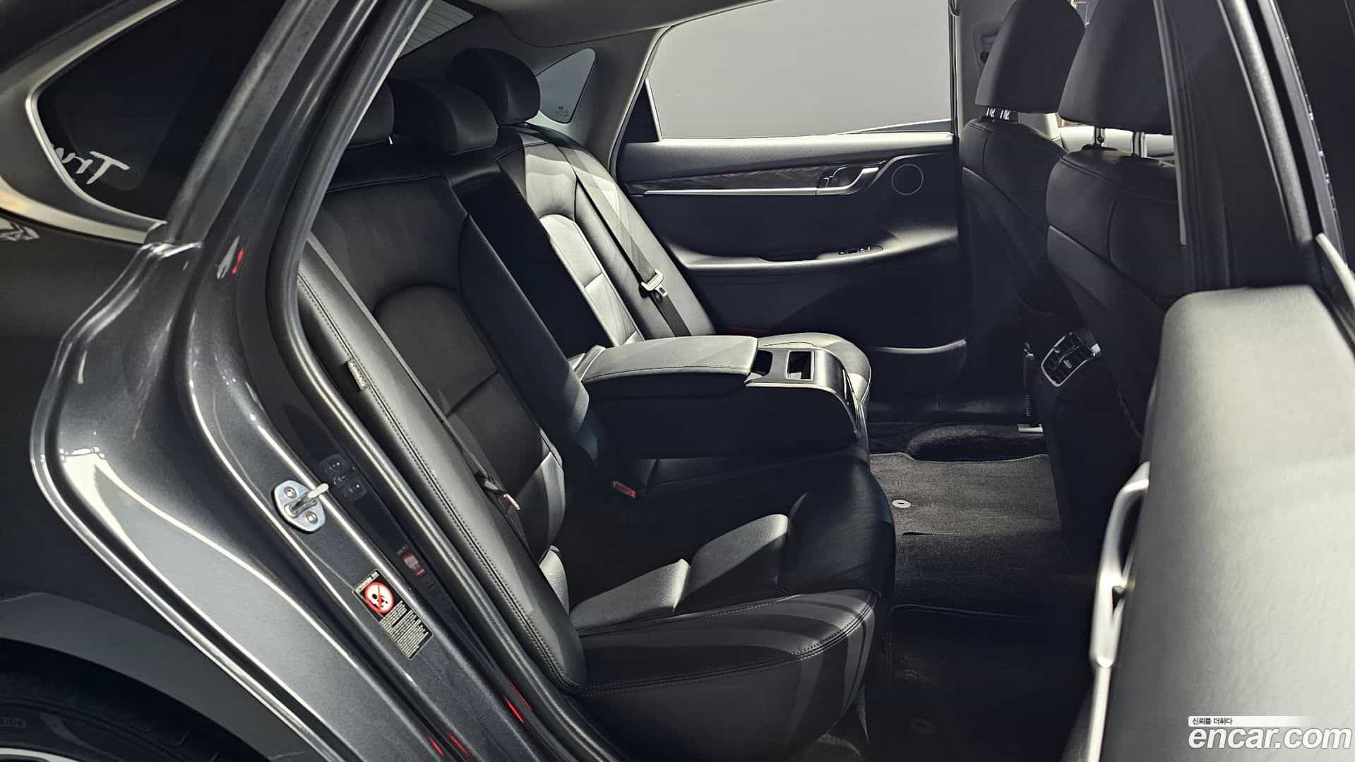 Grandeur Hyundai 2018.3-OPTION-015