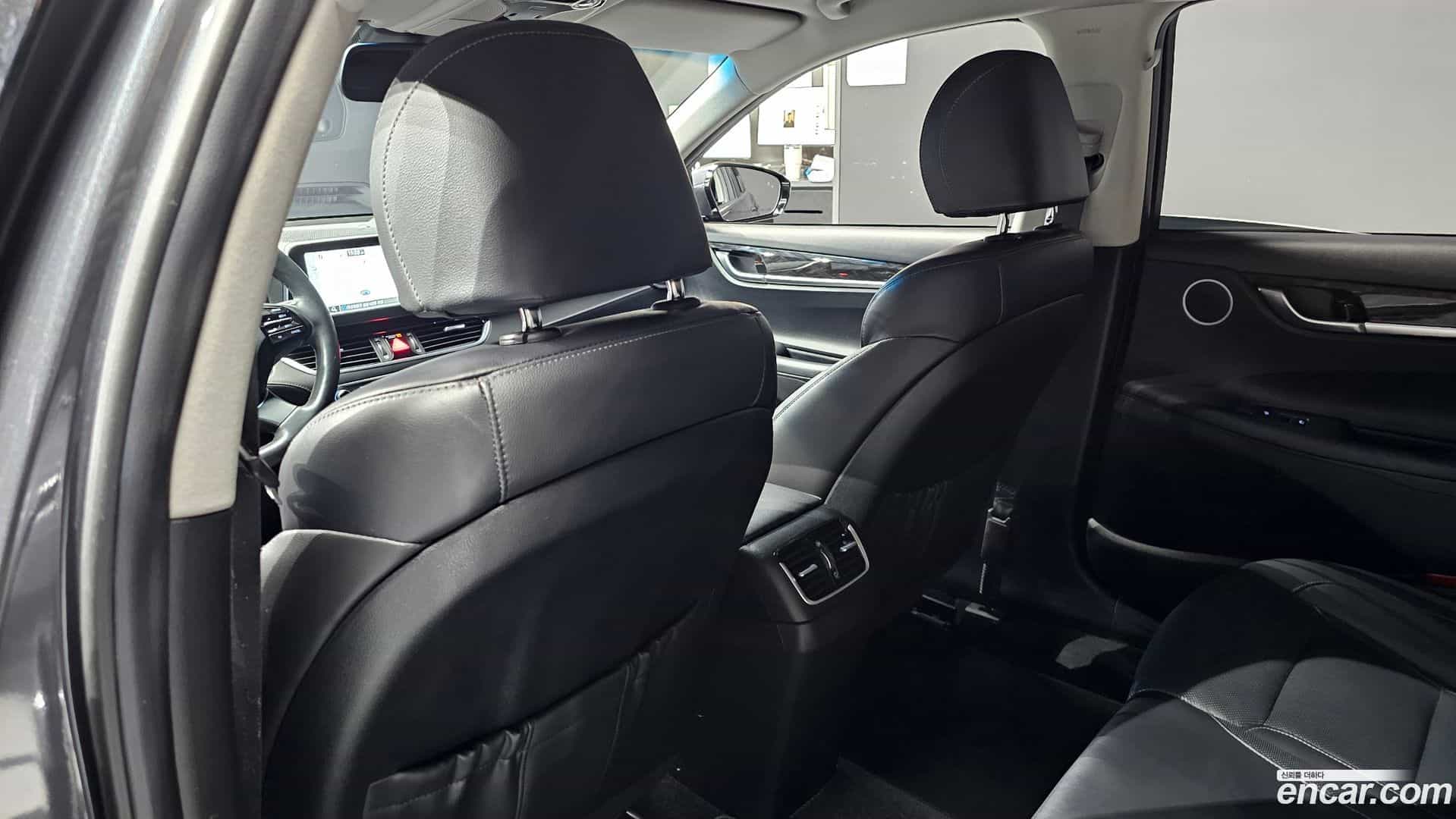 Grandeur Hyundai 2018.3-OPTION-016