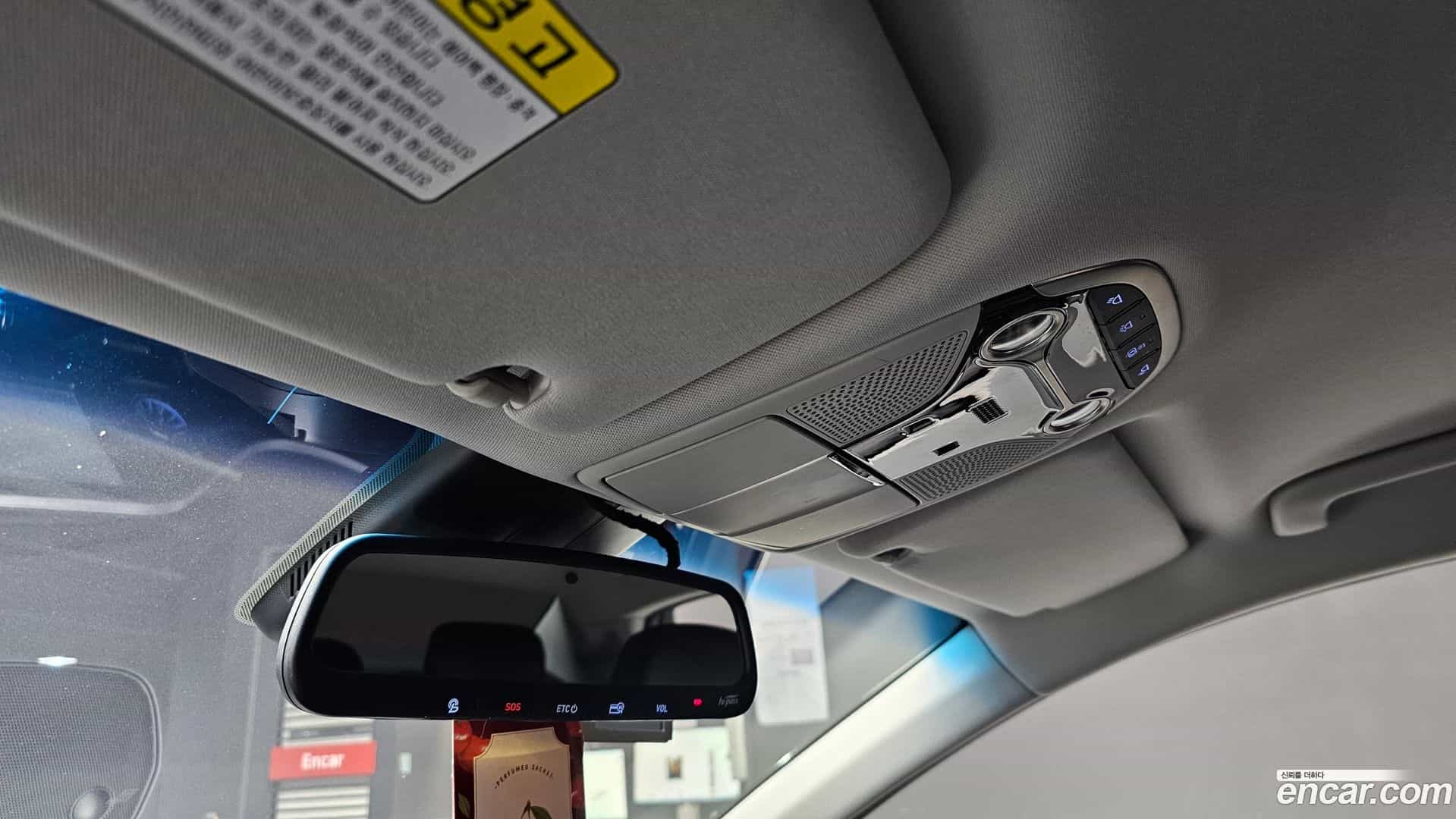 Grandeur Hyundai 2018.3-OPTION-024