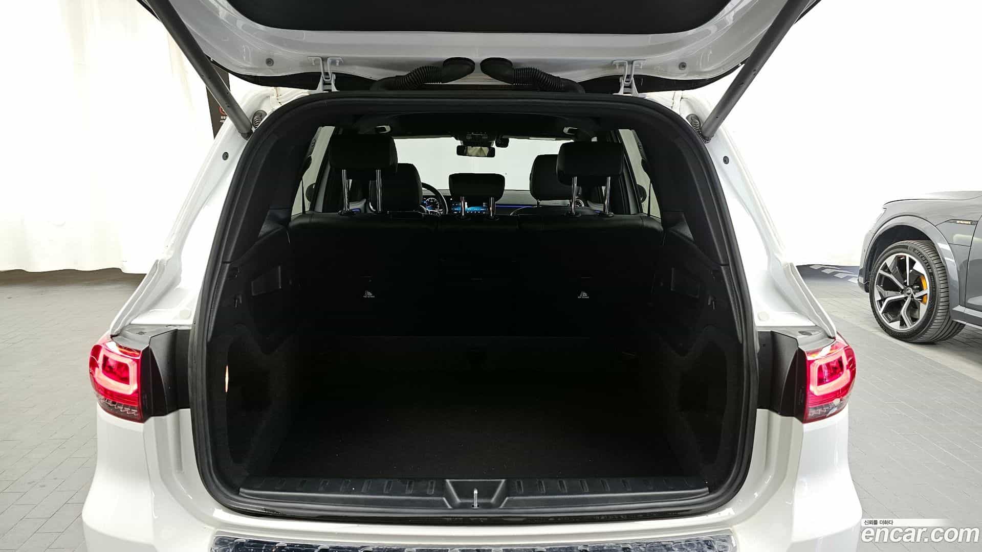 GLB-Class Mercedes-Benz 2020.10-OPTION-042