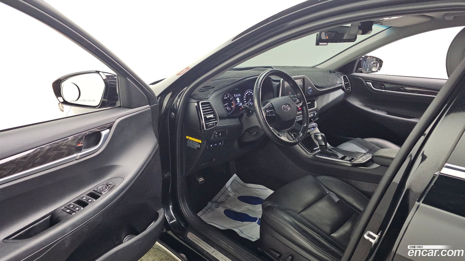 Main__Slider__Photo:Grandeur Hyundai 2018.7-9