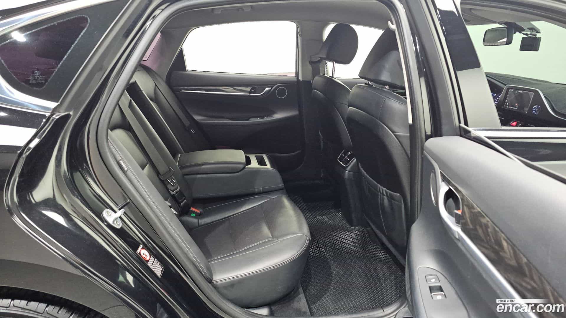 Grandeur Hyundai 2018.7-OPTION-015