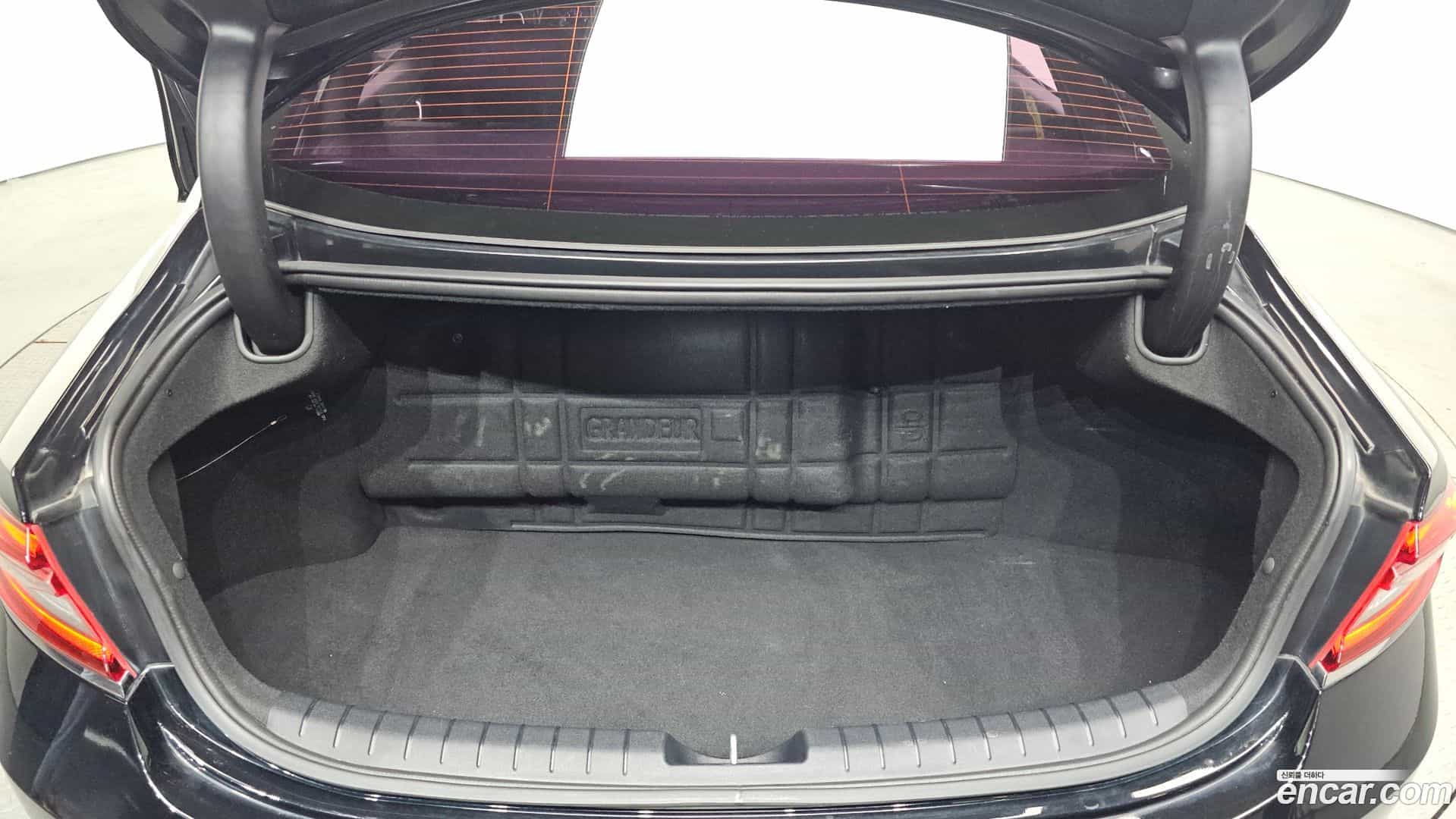 Grandeur Hyundai 2018.7-OPTION-043