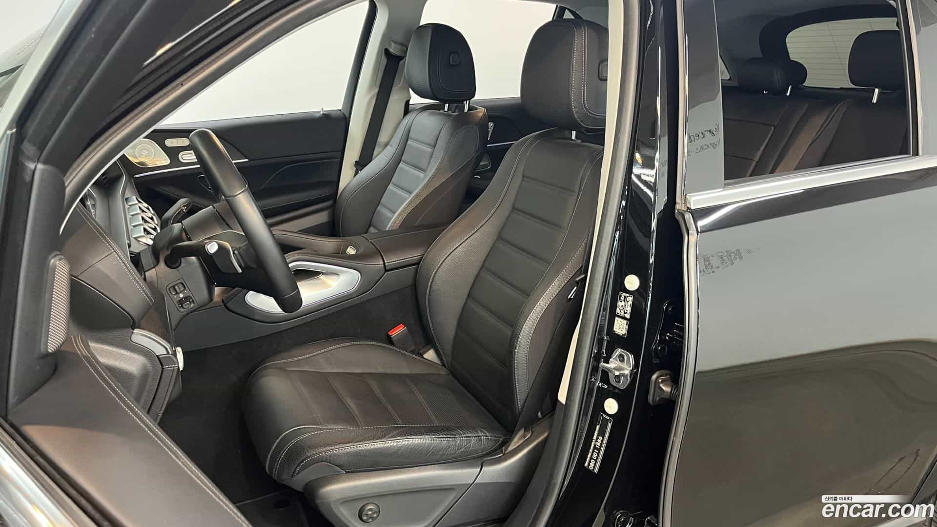 GLE-Class Mercedes-Benz 2024.8-OPTION-015