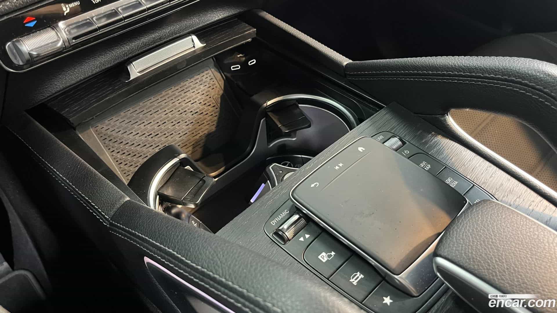 GLE-Class Mercedes-Benz 2024.8-OPTION-020