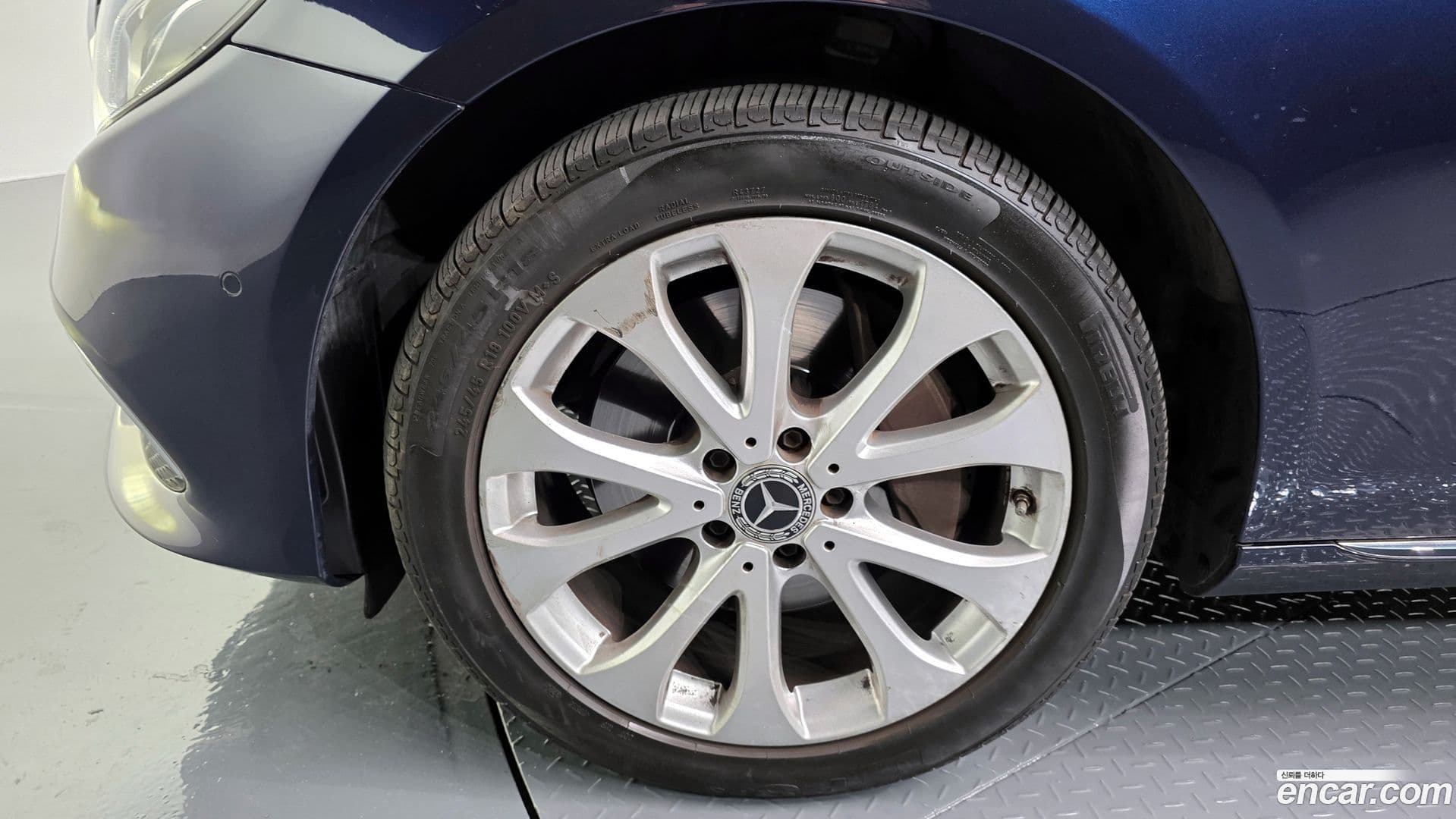 Main__Slider__Photo:E-Class Mercedes-Benz 2019.6-4