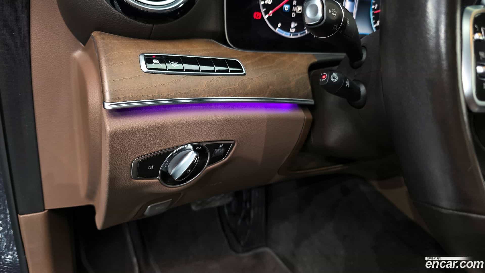 E-Class Mercedes-Benz 2019.6-OPTION-020