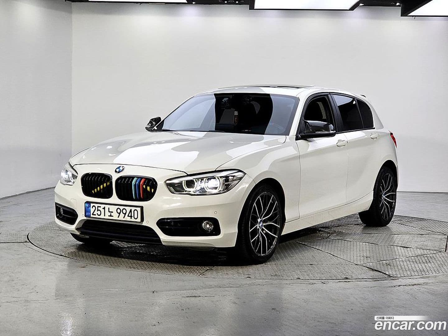 Main__Slider__Photo:1-Series BMW 2016.0-0