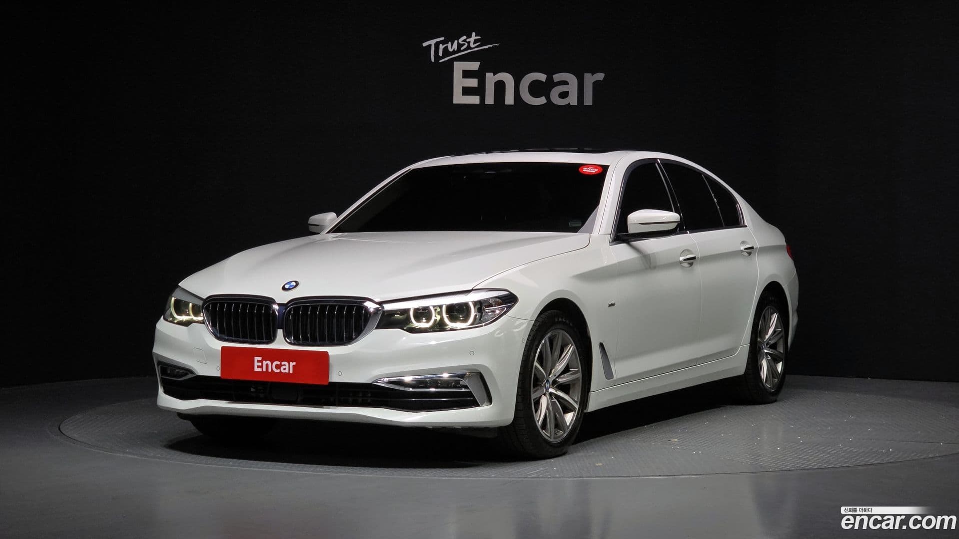Main__Slider__Photo:5-Series BMW 2018.11-0