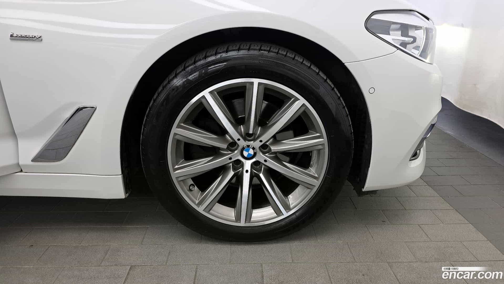 5-Series BMW 2018.11-OUTER-031