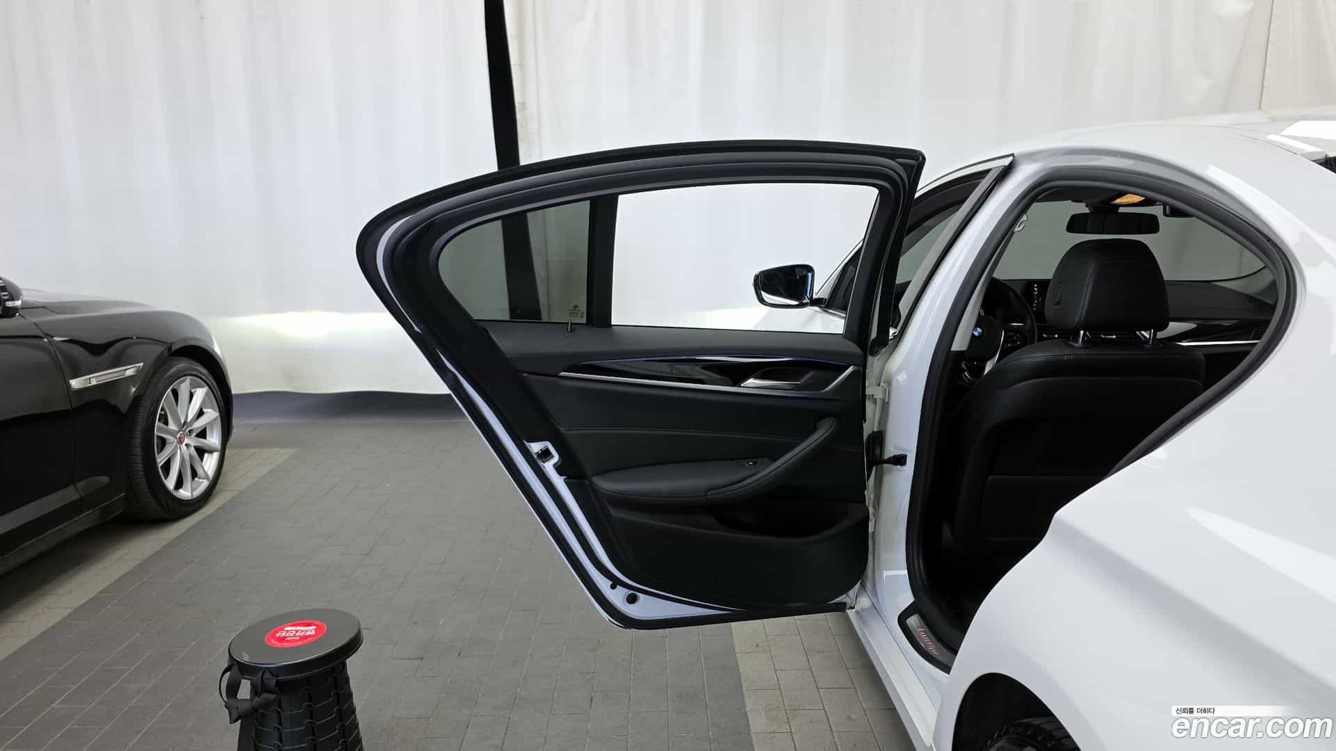 5-Series BMW 2018.11-INNER-035