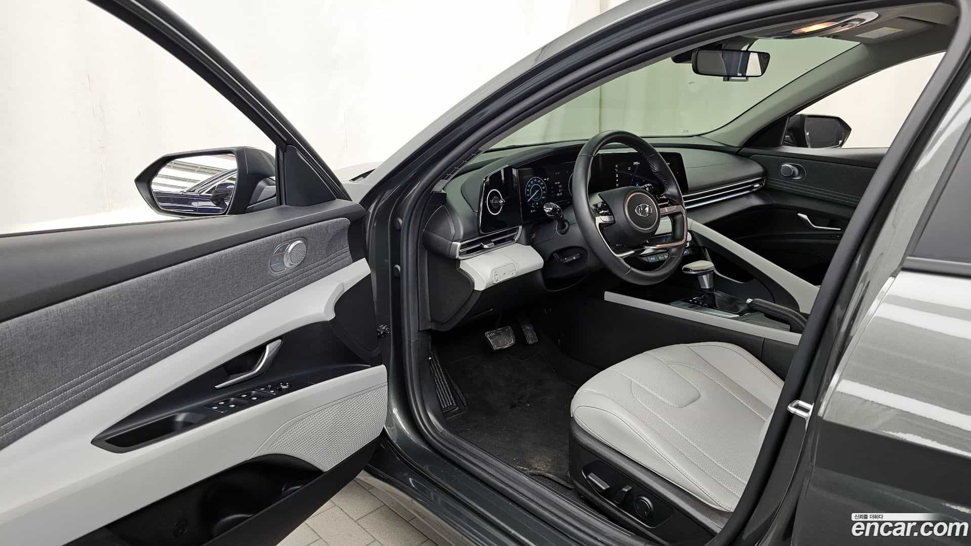 AVANTE Hyundai 2021.5-INNER-010