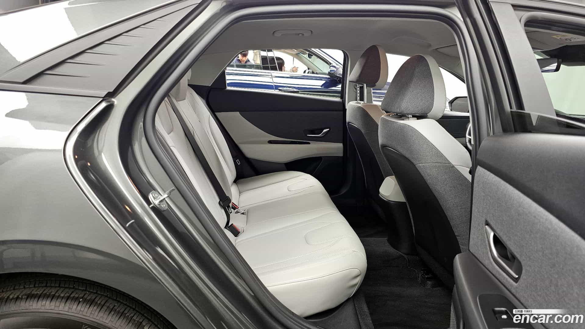 AVANTE Hyundai 2021.5-OPTION-016