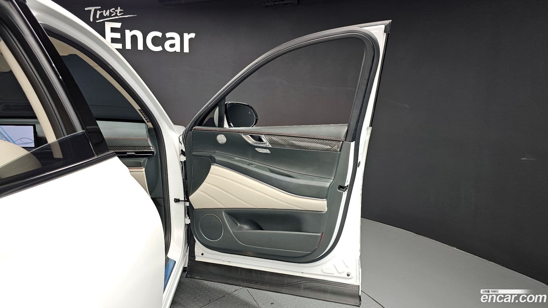 Main__Slider__Photo:GV80 Genesis 2024.1-24